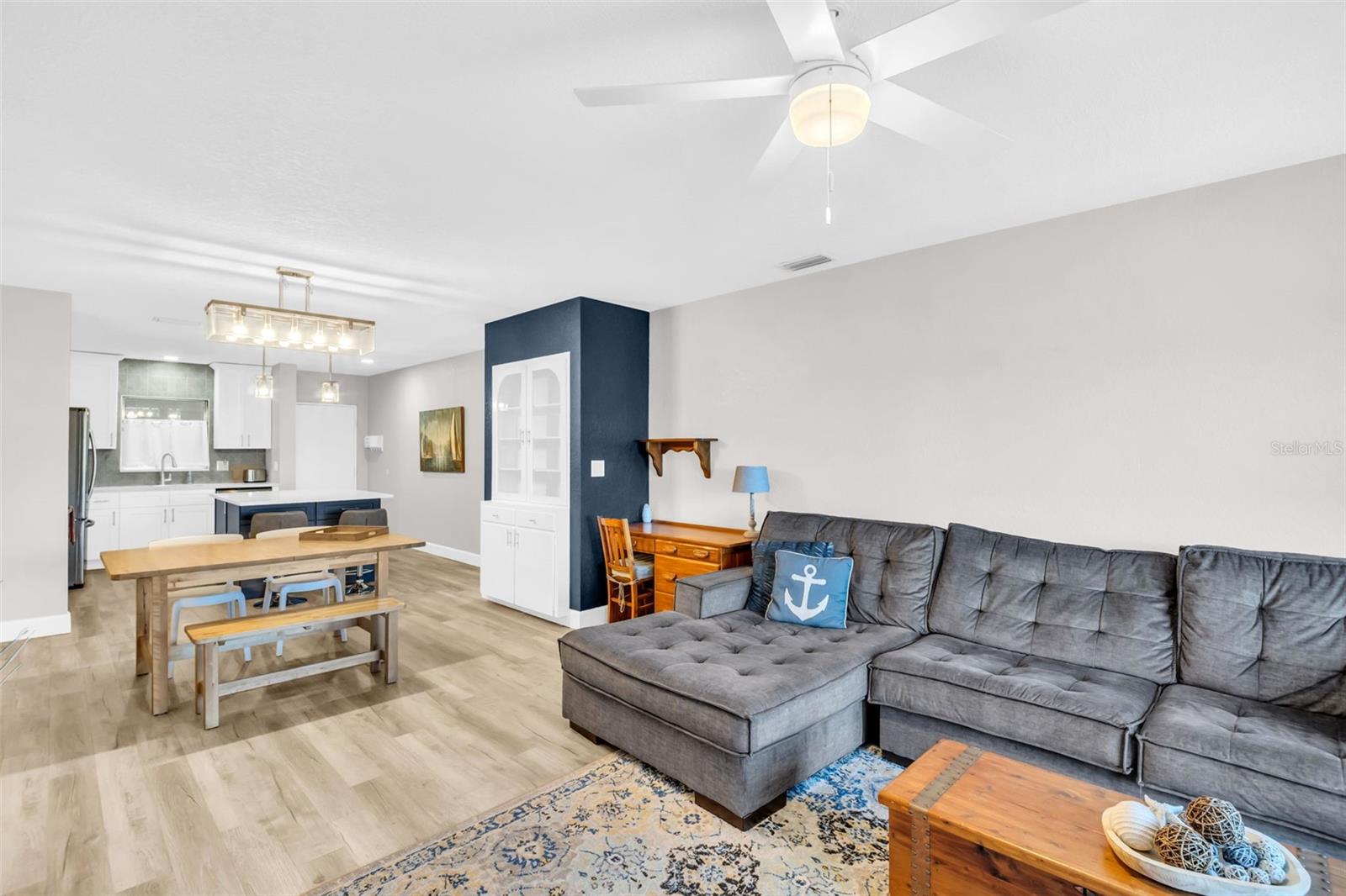 Image 20 of 39 For 3753 46th Avenue S 6