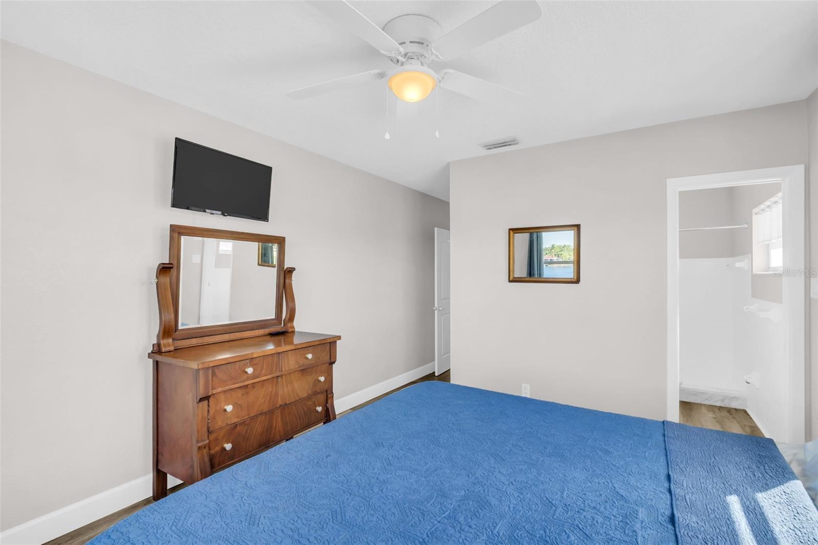 Image 24 of 39 For 3753 46th Avenue S 6