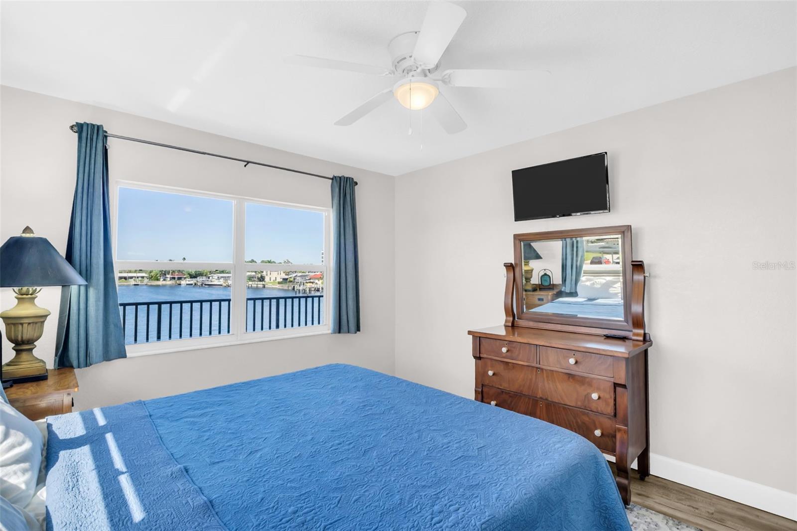 Image 26 of 39 For 3753 46th Avenue S 6