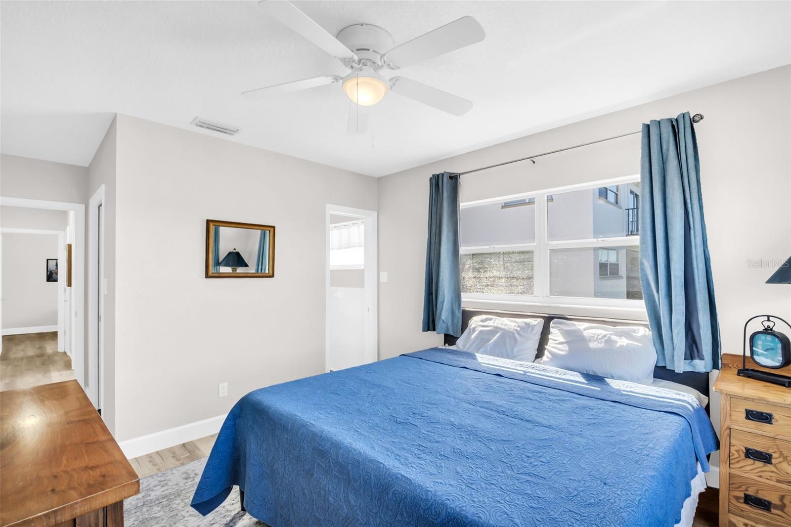 Image 27 of 39 For 3753 46th Avenue S 6