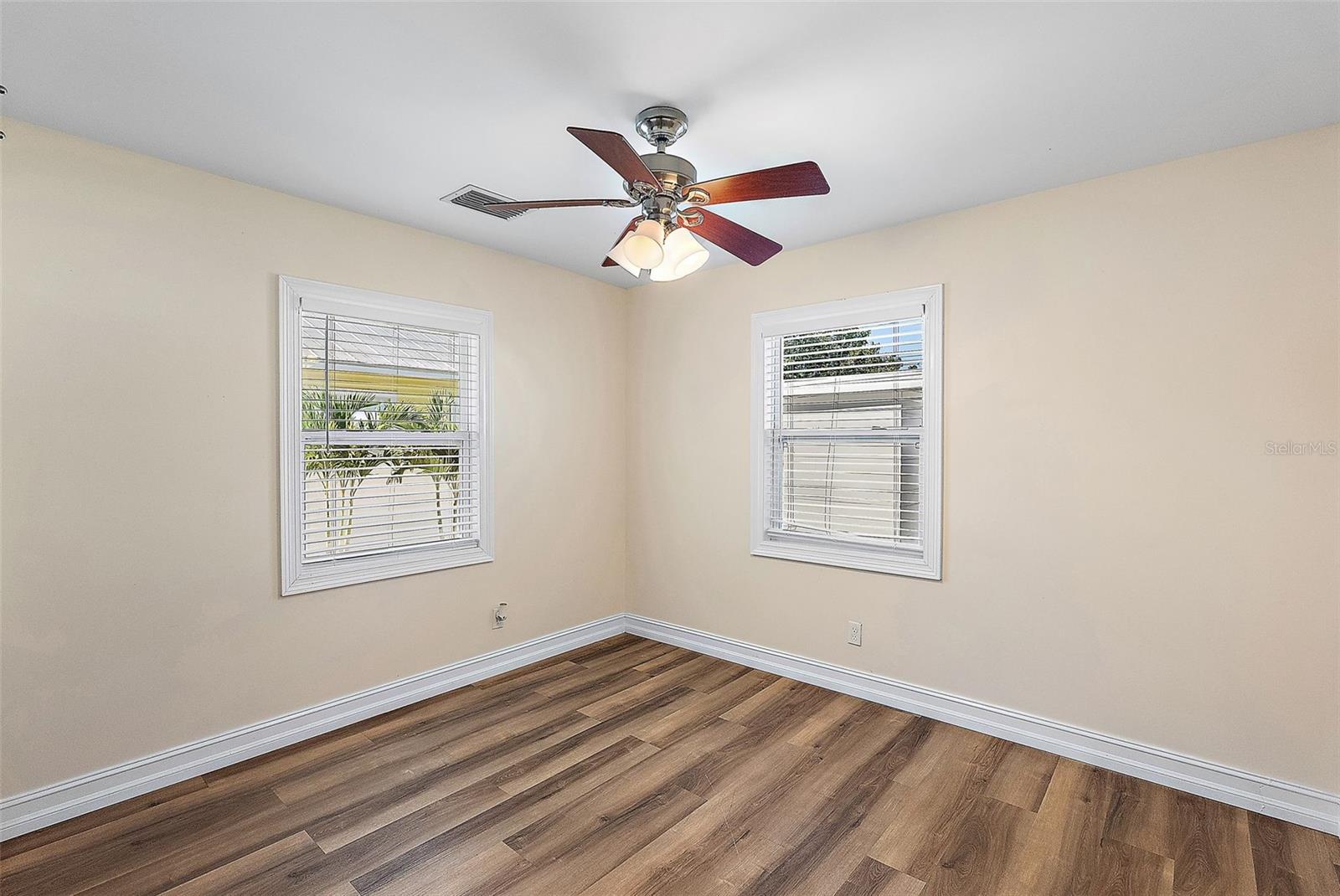 Image 16 of 22 For 3451 33rd Avenue N