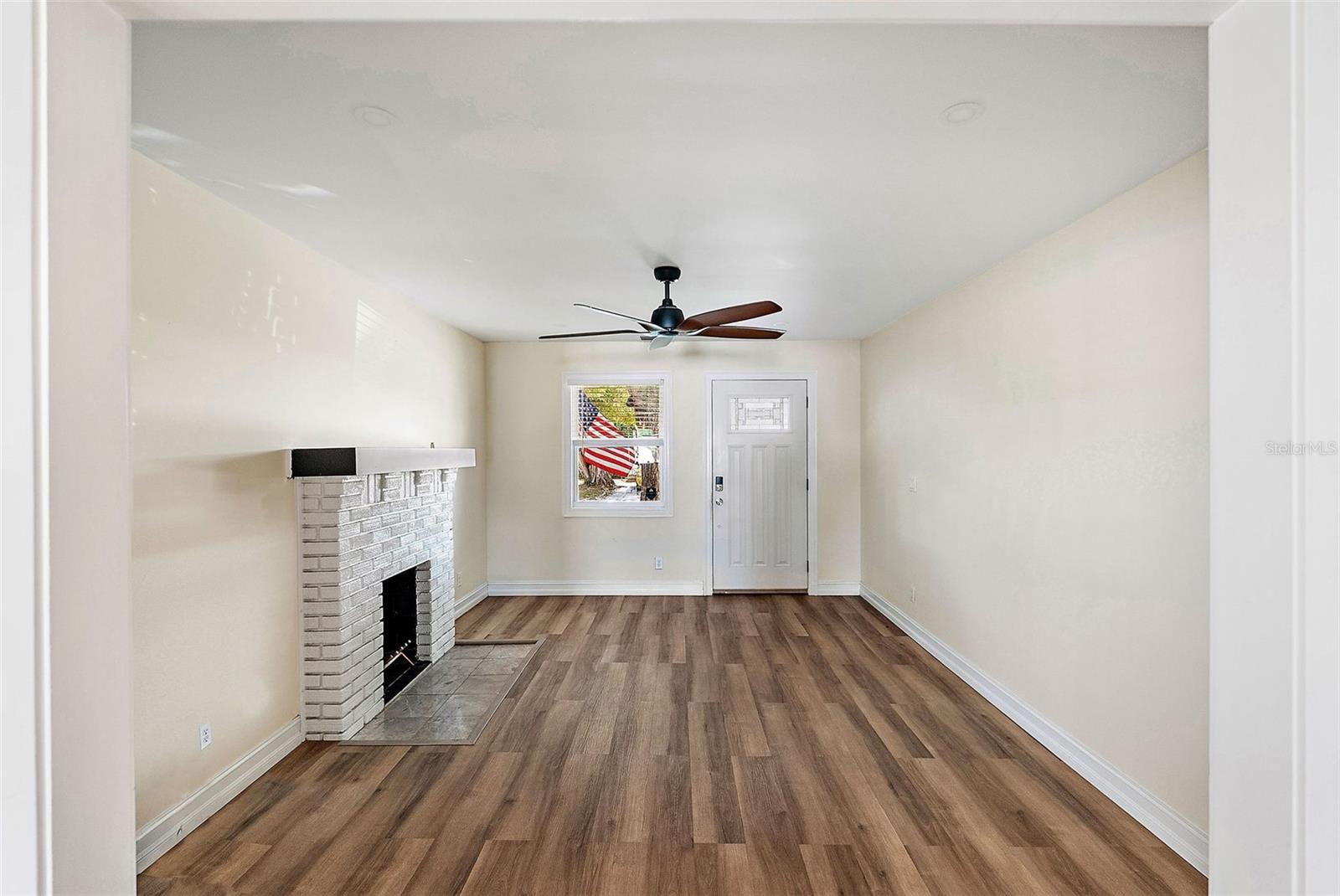 Image 5 of 22 For 3451 33rd Avenue N