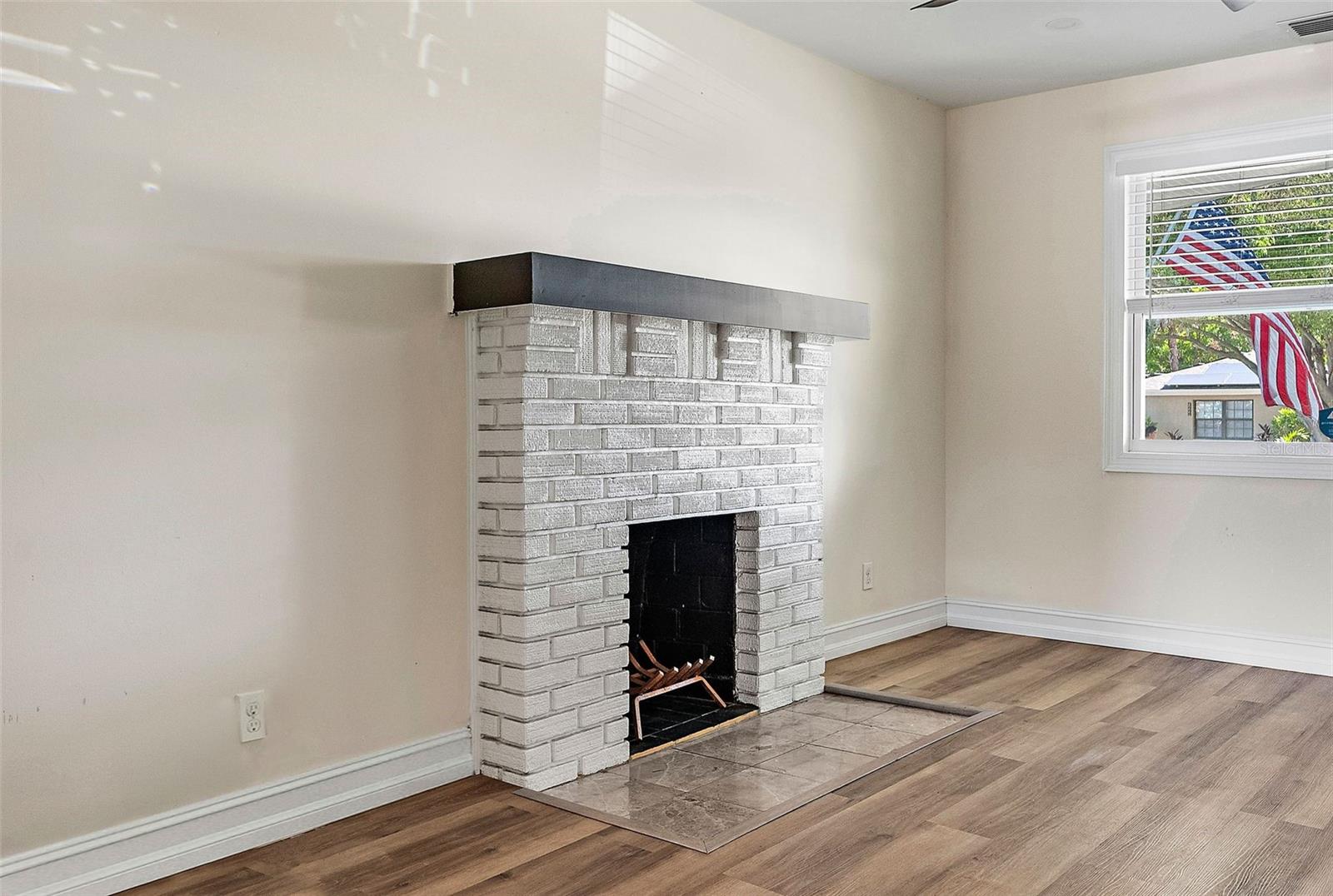 Image 6 of 22 For 3451 33rd Avenue N