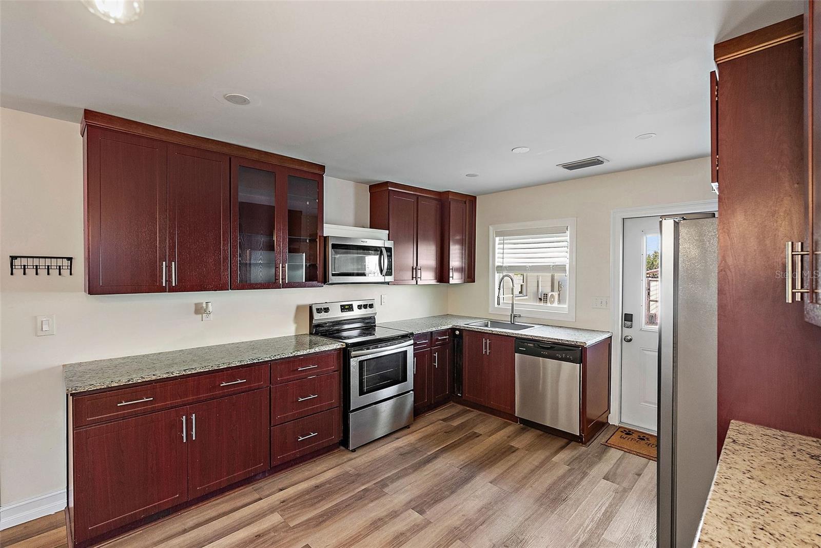 Image 8 of 22 For 3451 33rd Avenue N