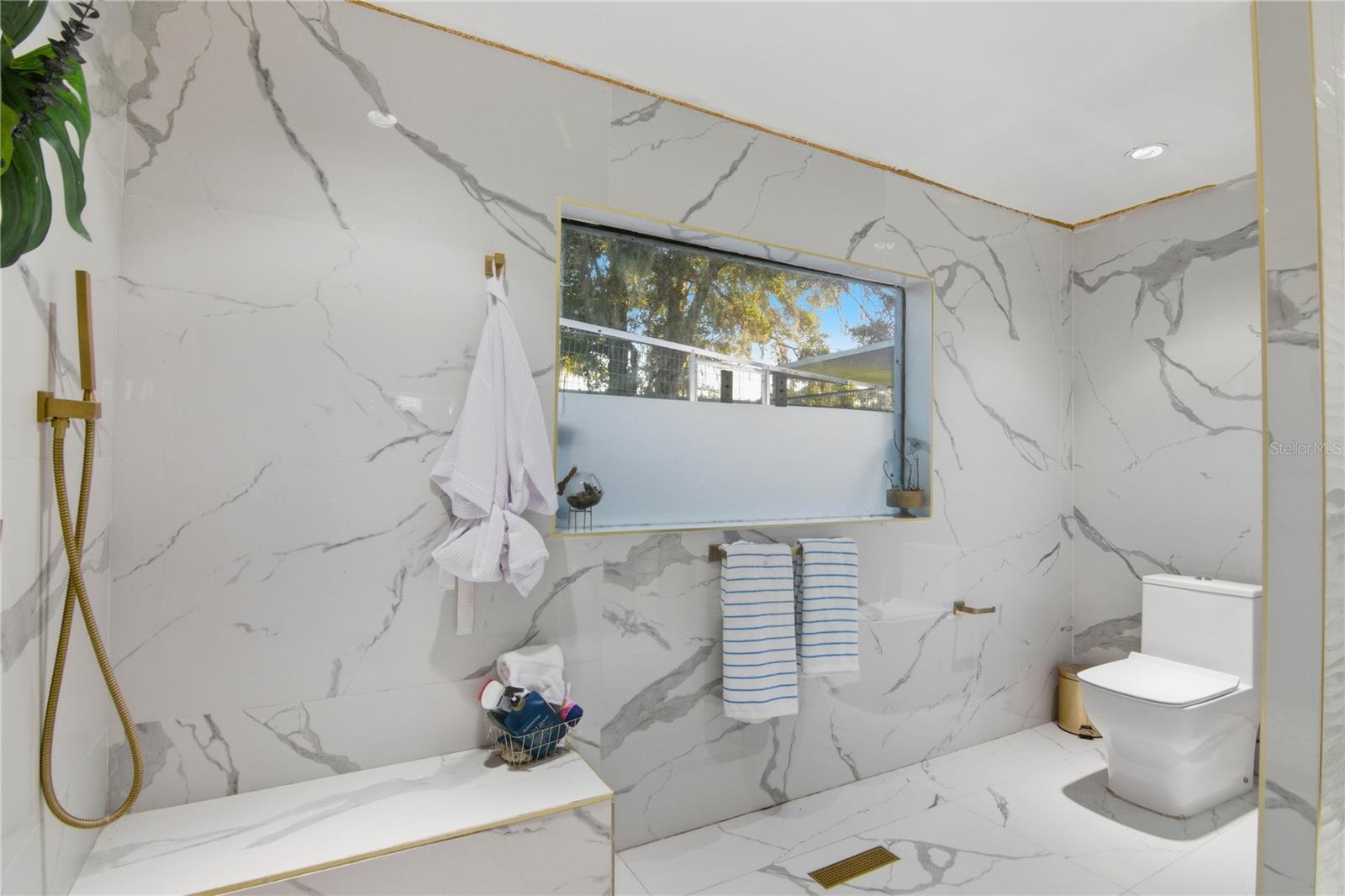 Image 25 of 42 For 218 Nanette Drive