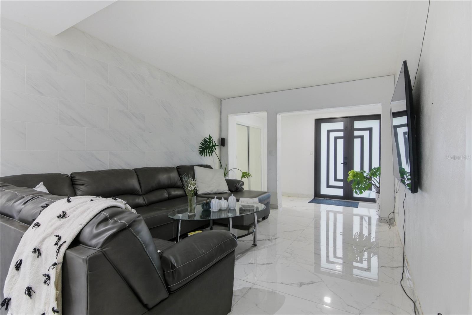 Image 4 of 42 For 218 Nanette Drive