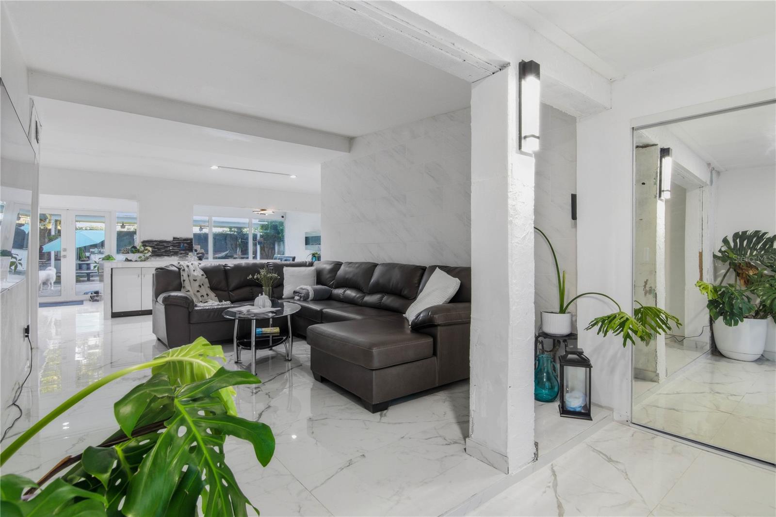 Image 6 of 42 For 218 Nanette Drive