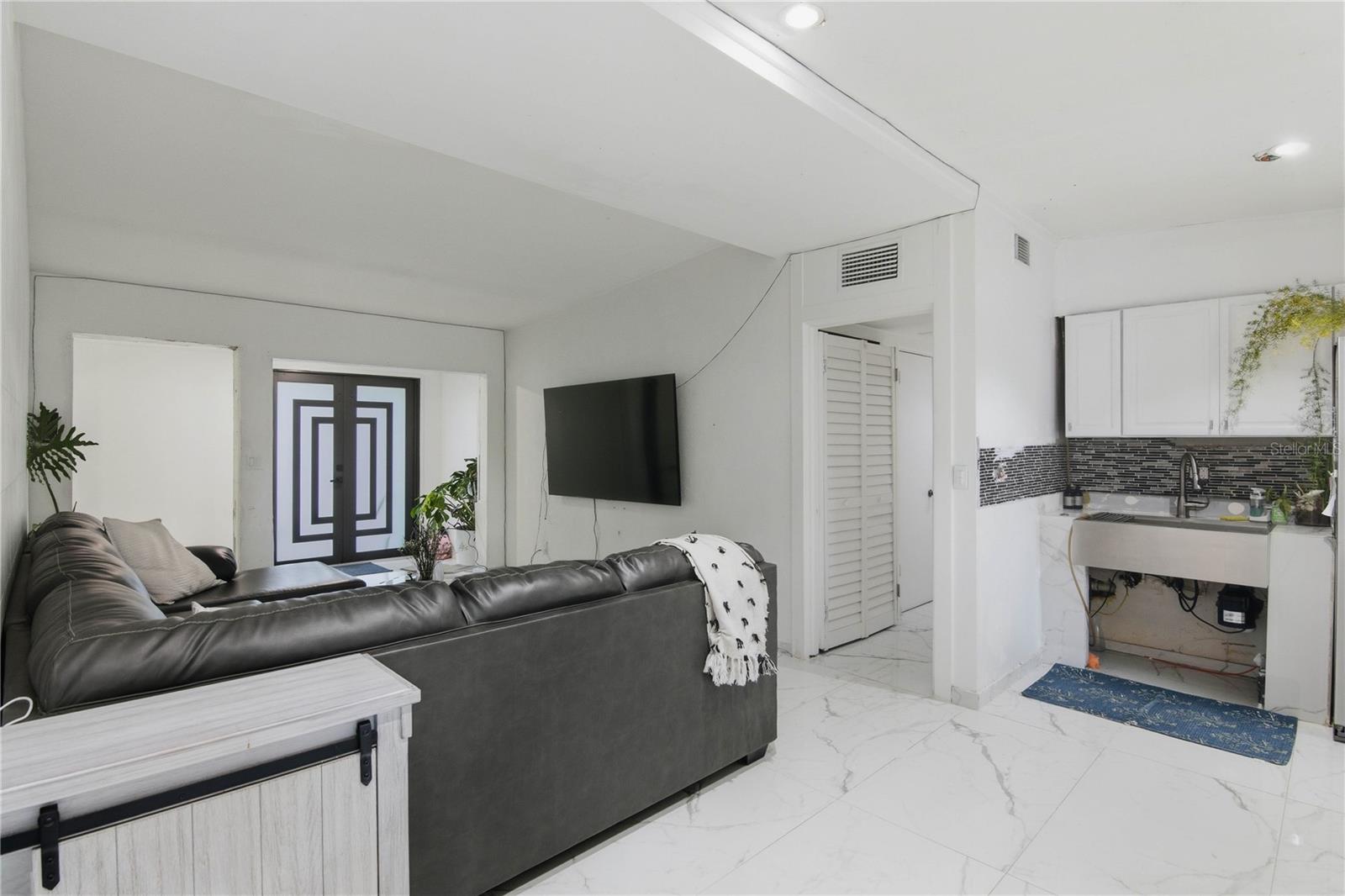 Image 9 of 42 For 218 Nanette Drive