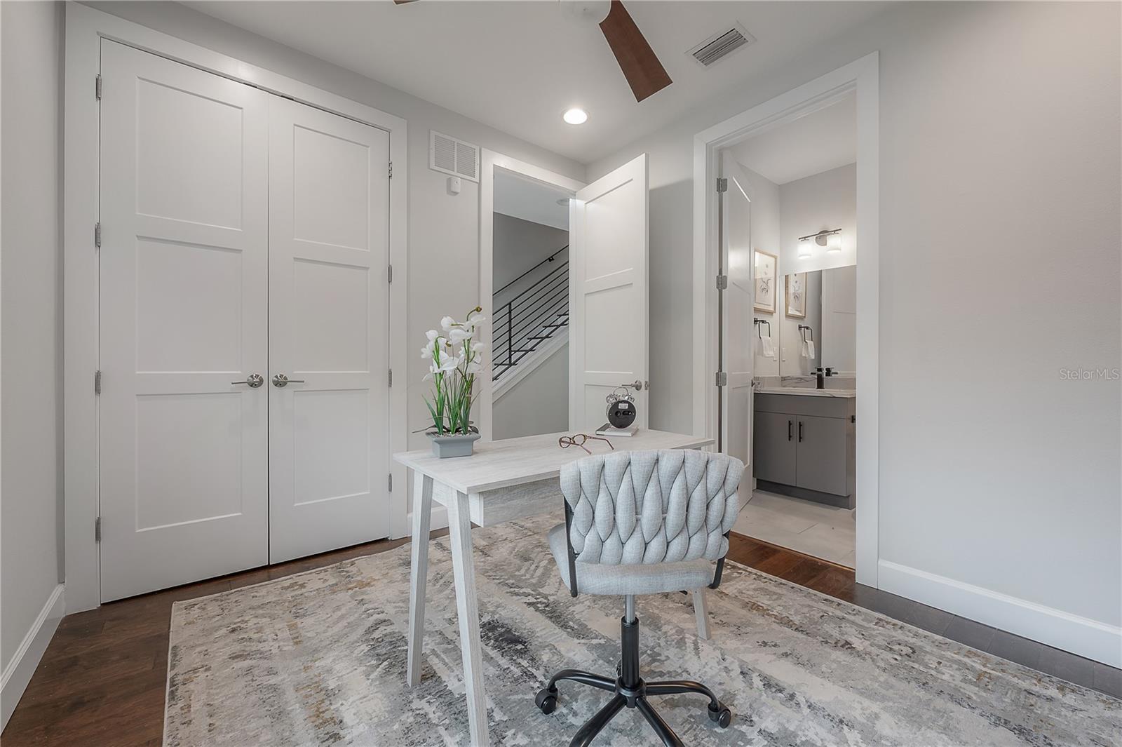 Image 4 of 58 For 1330 Gray Street 1
