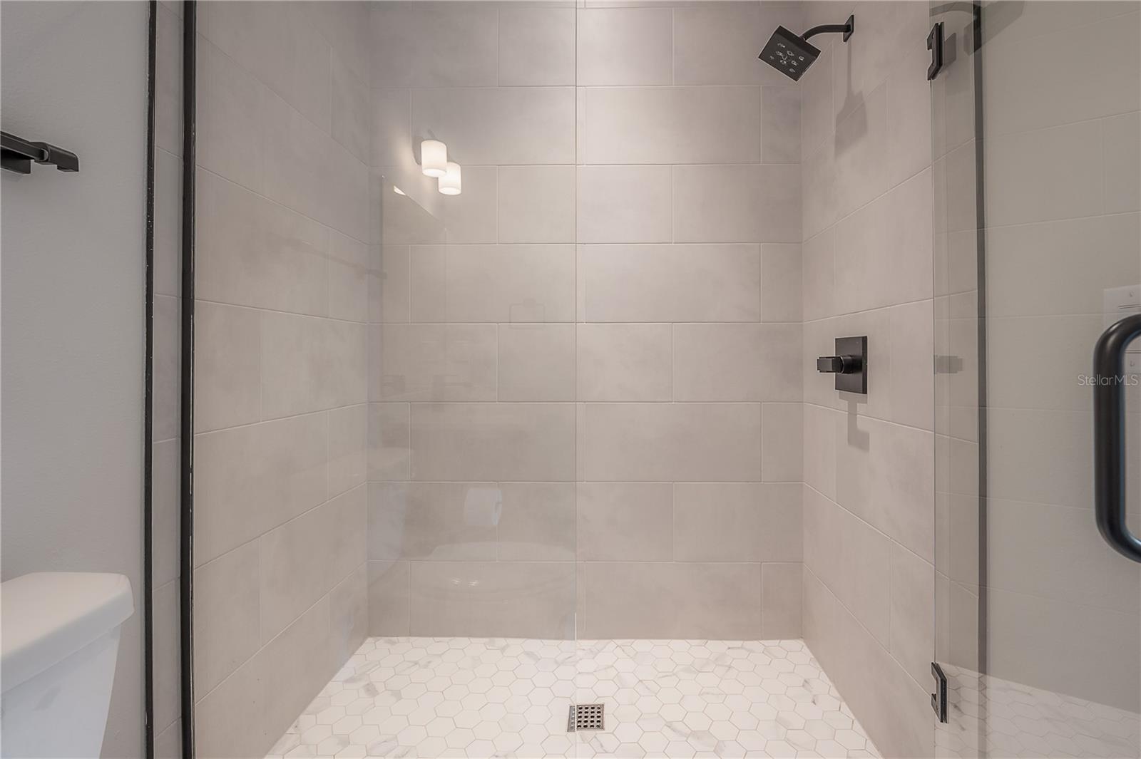 Image 6 of 58 For 1330 Gray Street 1