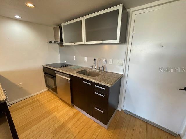 Image 3 of 20 For 701 Madison Avenue 512
