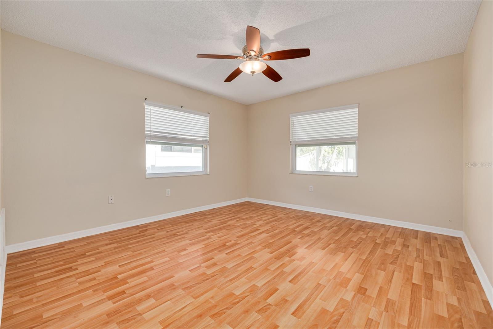 Image 16 of 35 For 513 89th Avenue N