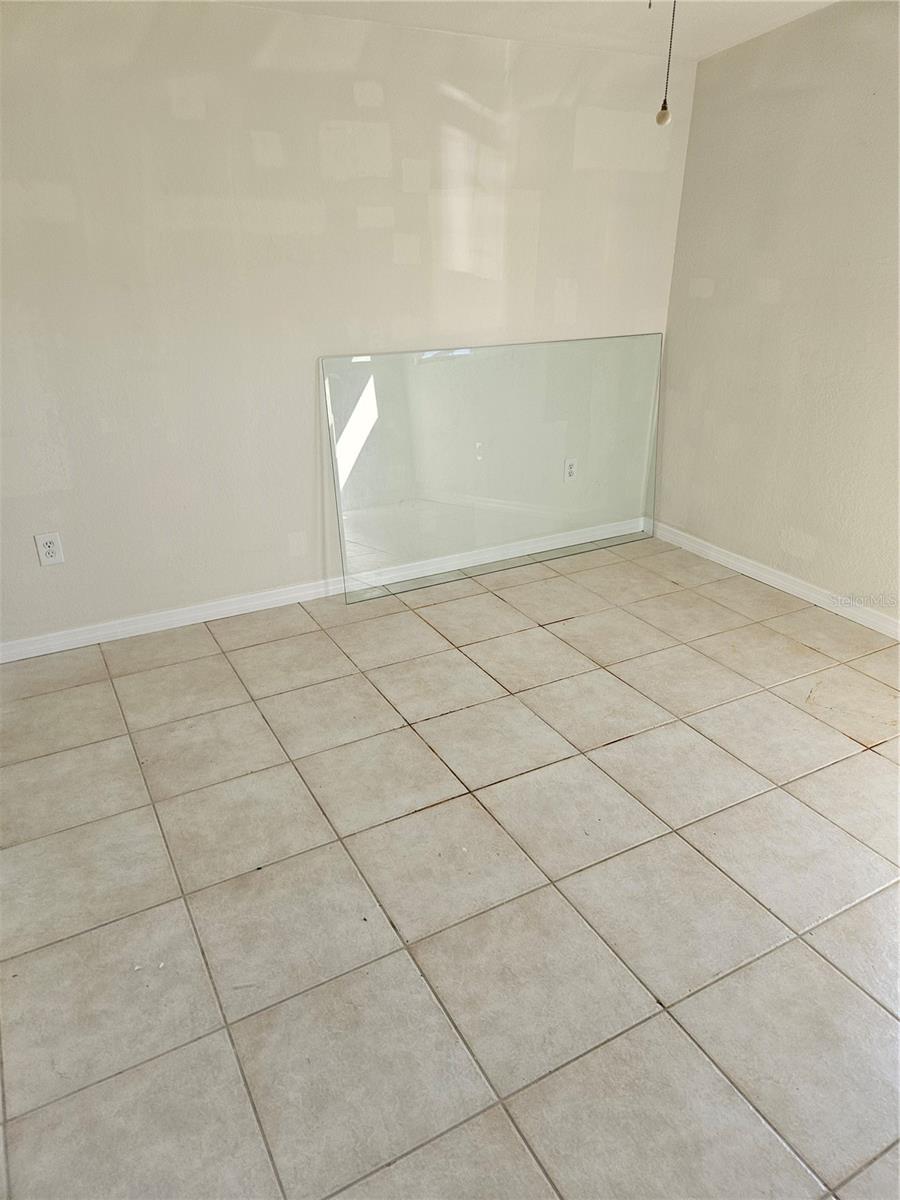 Image 13 of 24 For 125 Poinsettia Circle Ne