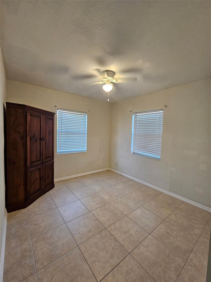 Image 18 of 24 For 125 Poinsettia Circle Ne