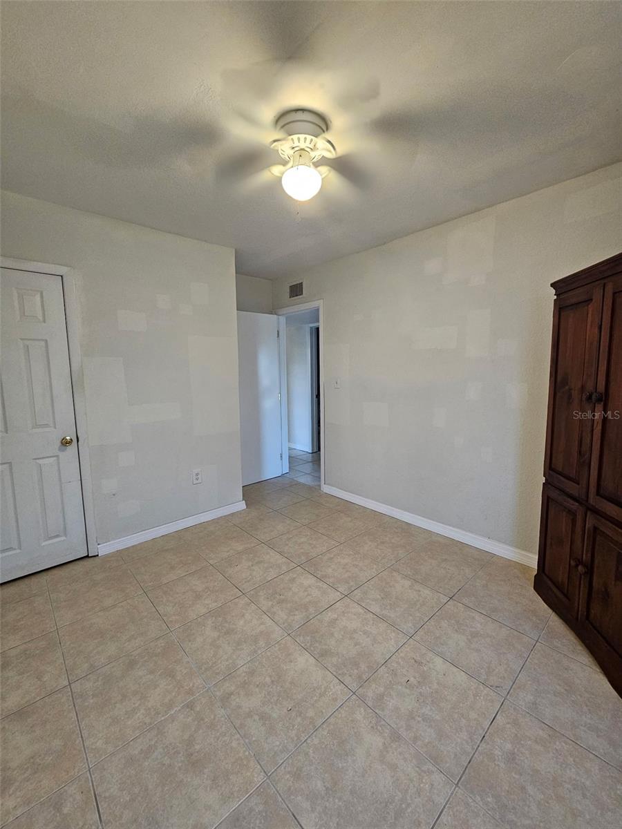 Image 19 of 24 For 125 Poinsettia Circle Ne