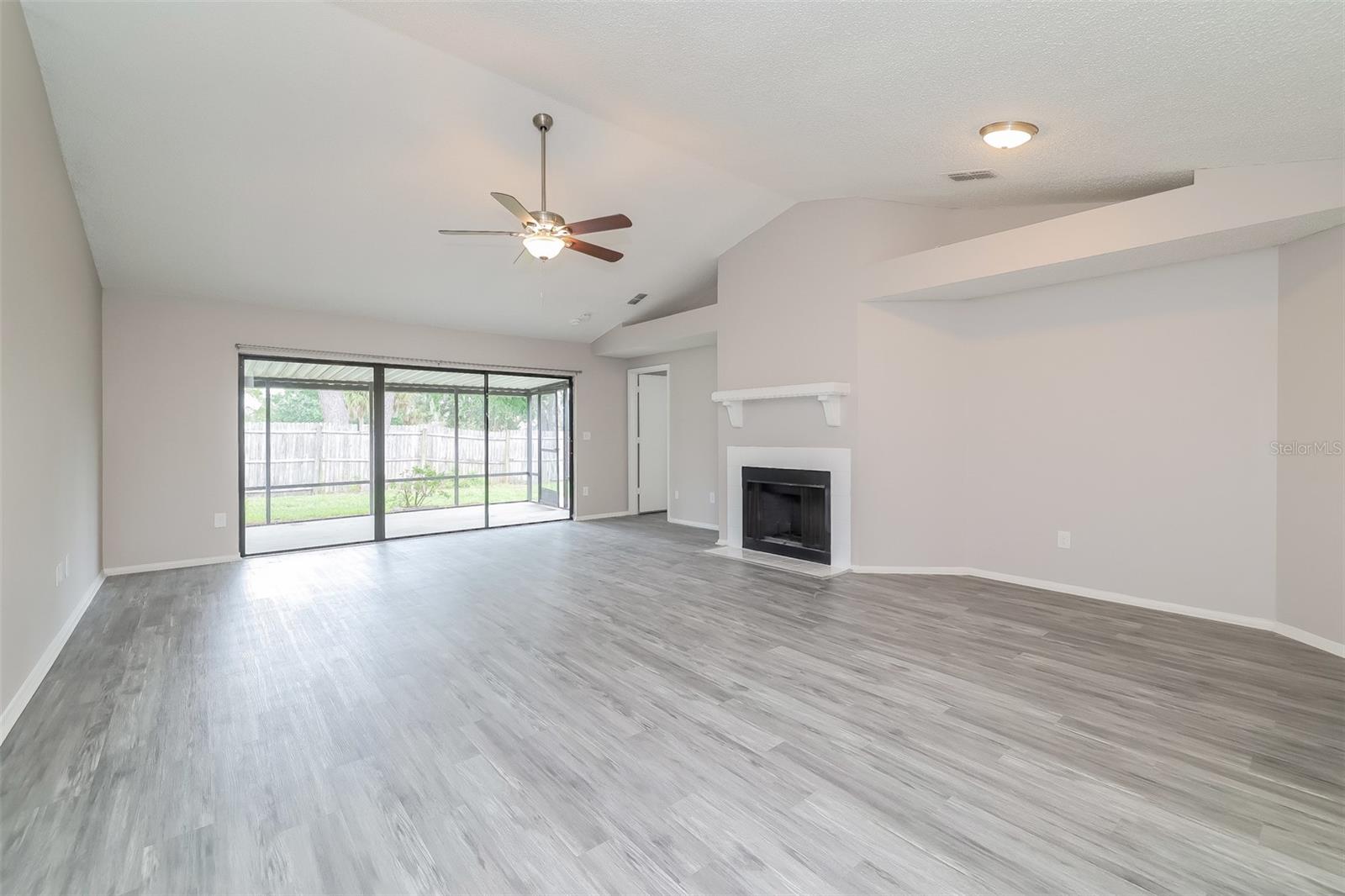 Image 7 of 16 For 1059 Beckstrom Drive