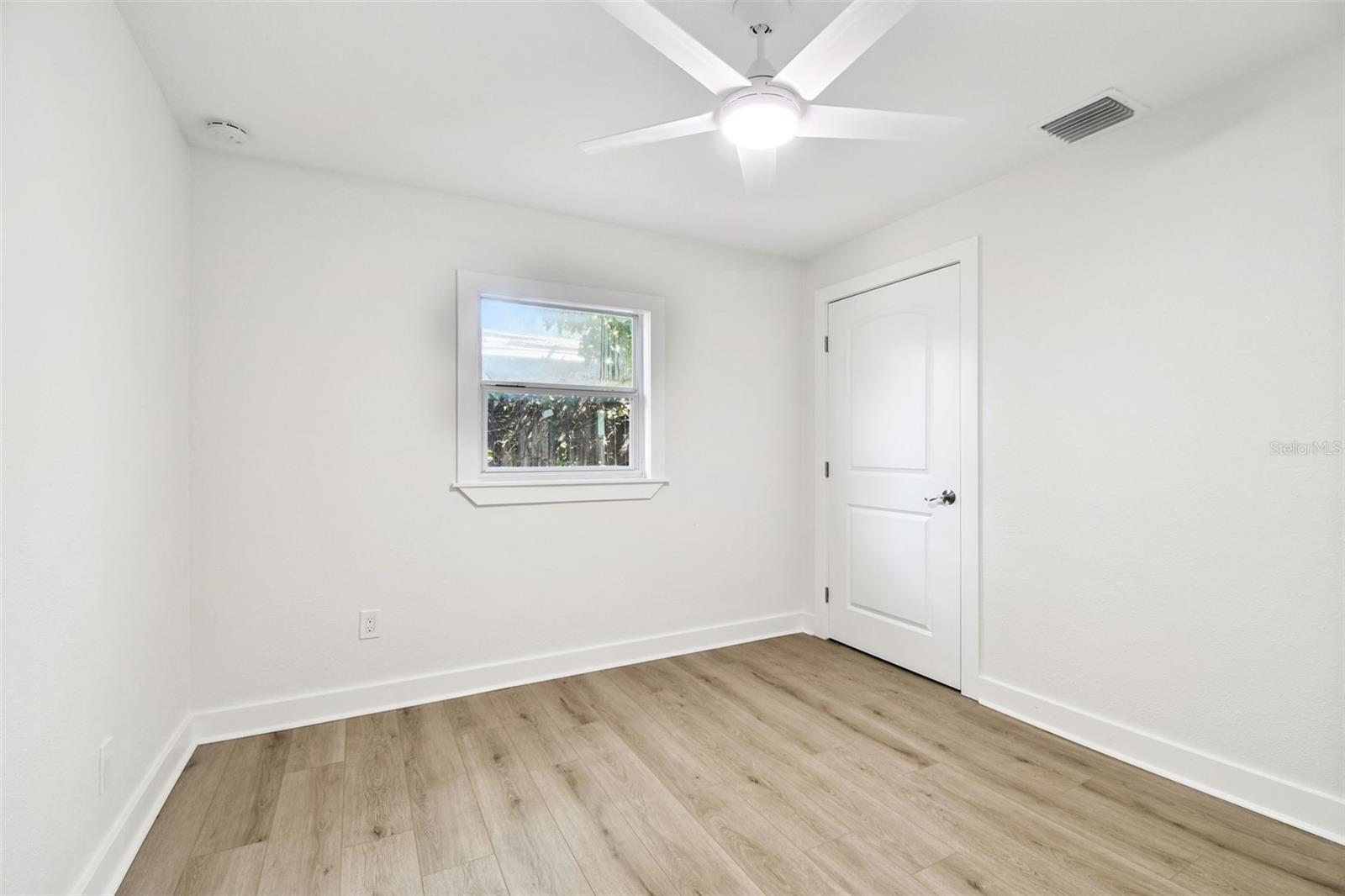 Image 15 of 63 For 4627 20th Avenue S