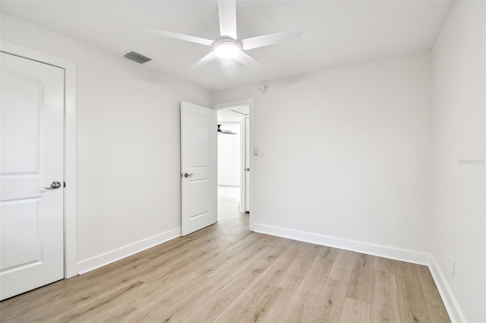 Image 16 of 63 For 4627 20th Avenue S