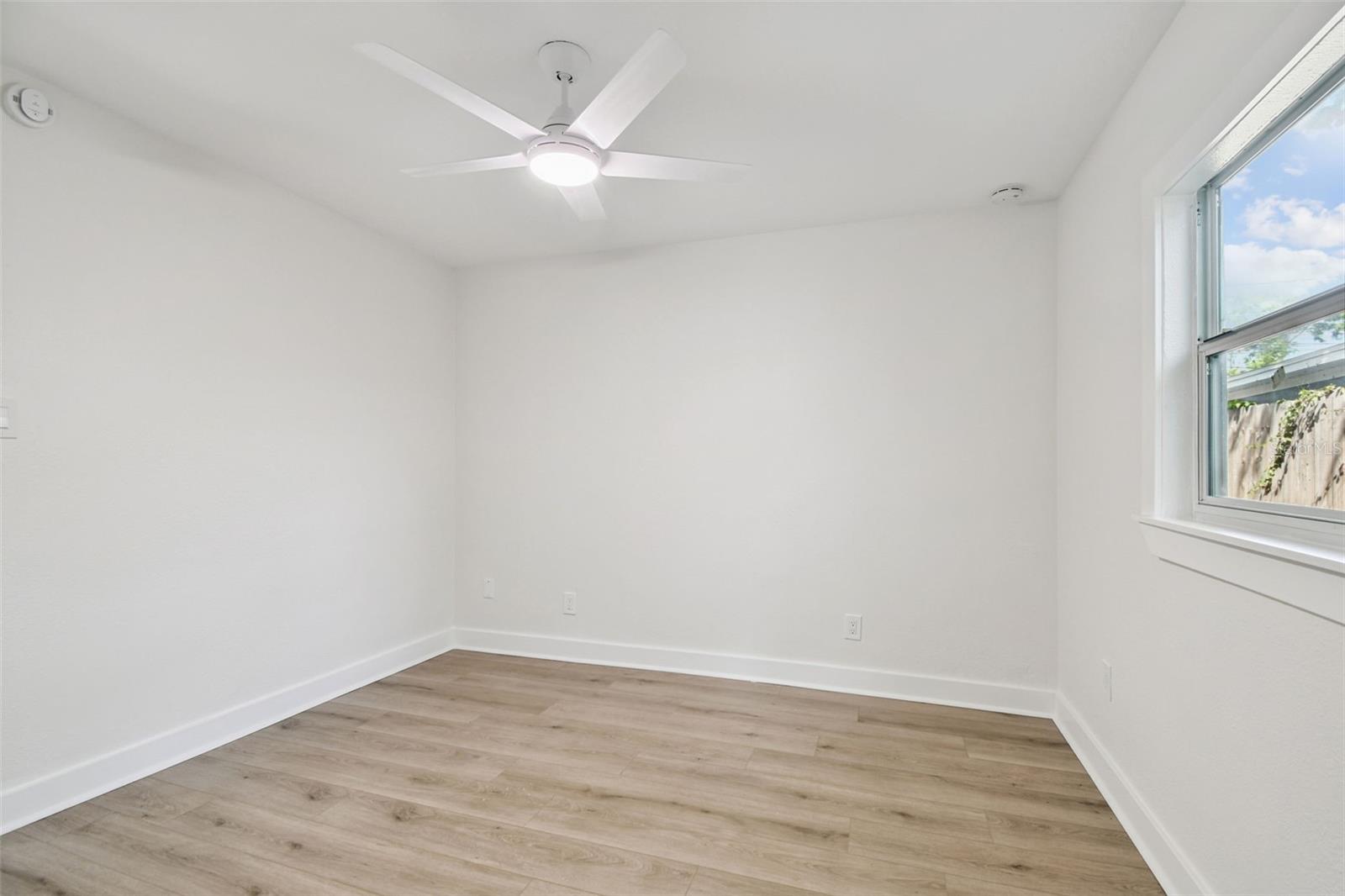 Image 17 of 63 For 4627 20th Avenue S