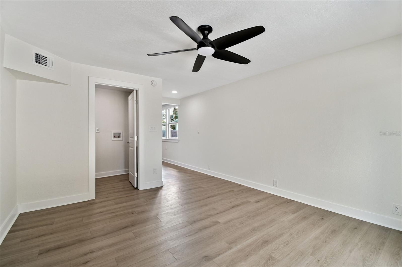 Image 26 of 63 For 4627 20th Avenue S