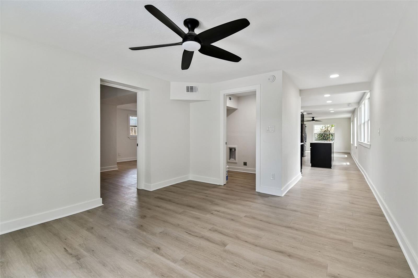 Image 27 of 63 For 4627 20th Avenue S