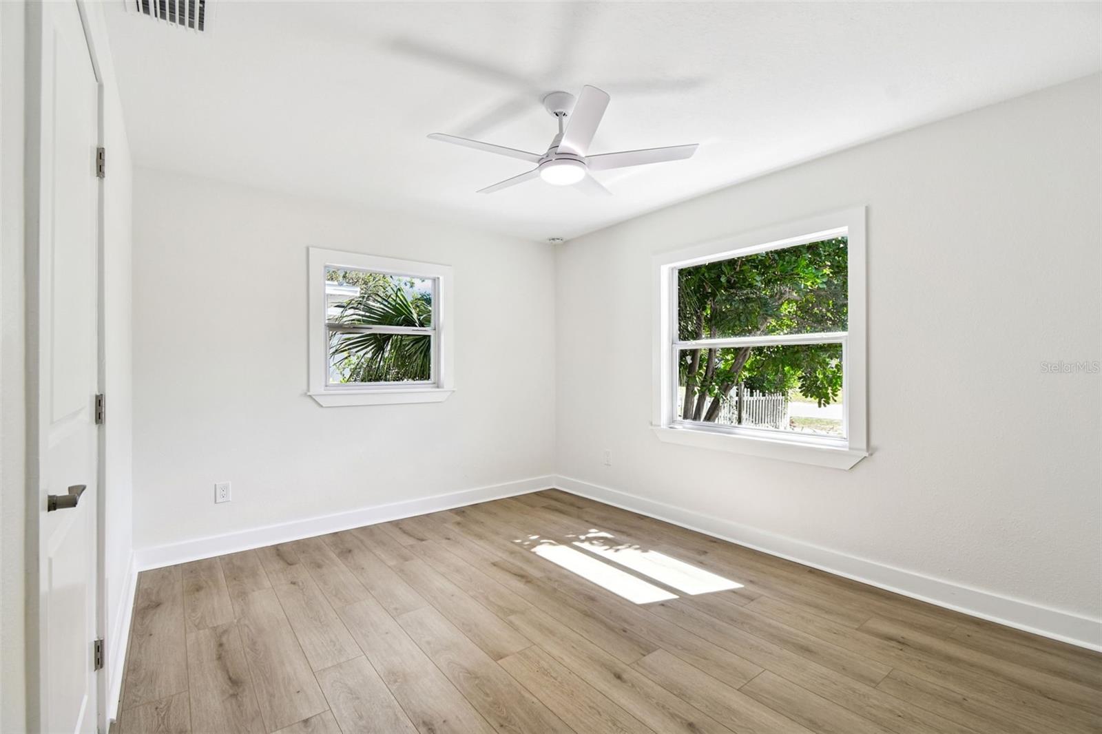 Image 7 of 63 For 4627 20th Avenue S