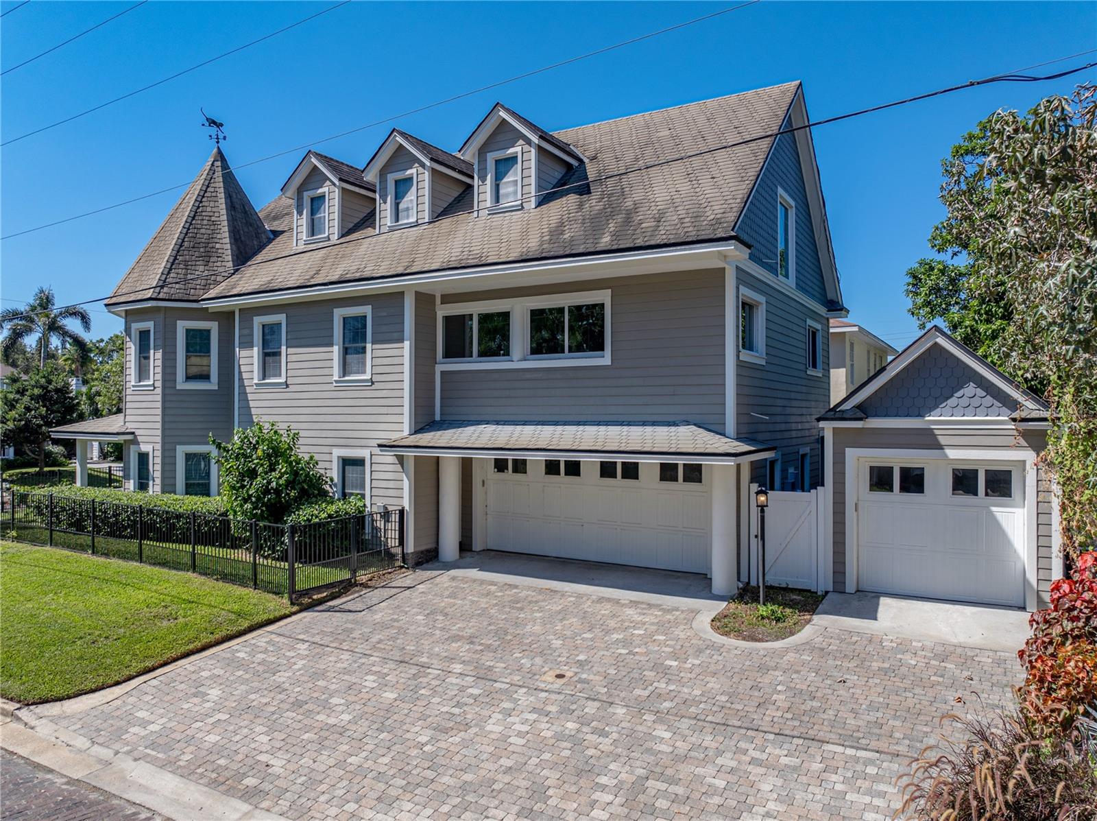 Image 11 of 92 For 3001 San Rafael Street