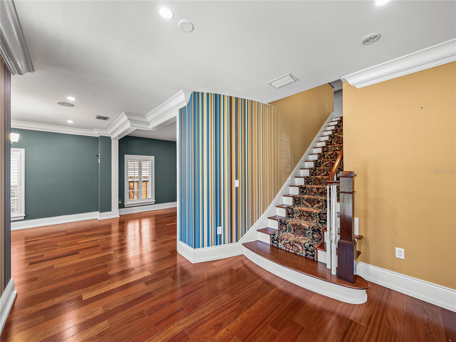 Image 17 of 92 For 3001 San Rafael Street
