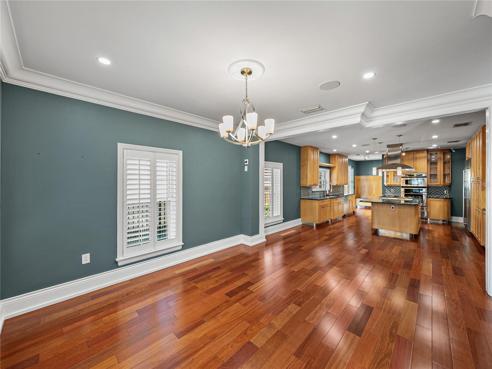 Image 20 of 92 For 3001 San Rafael Street