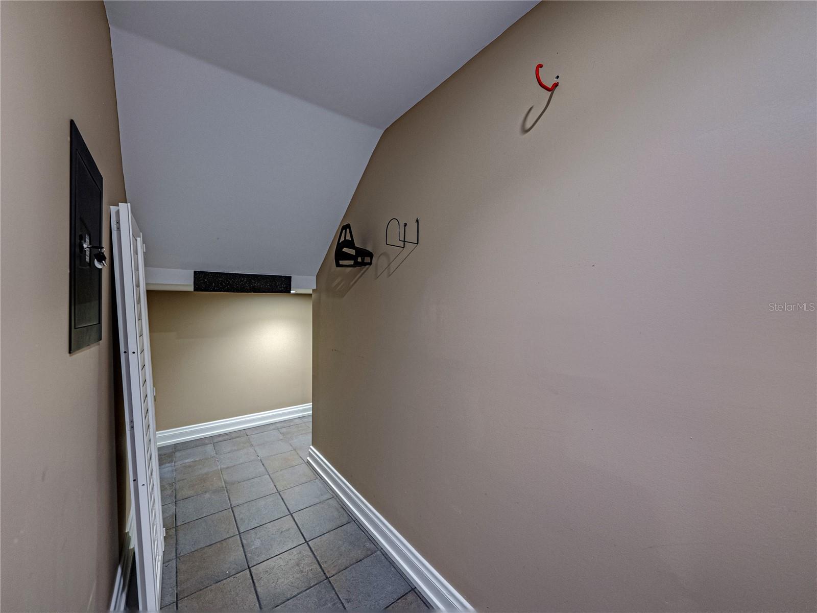 Image 49 of 92 For 3001 San Rafael Street