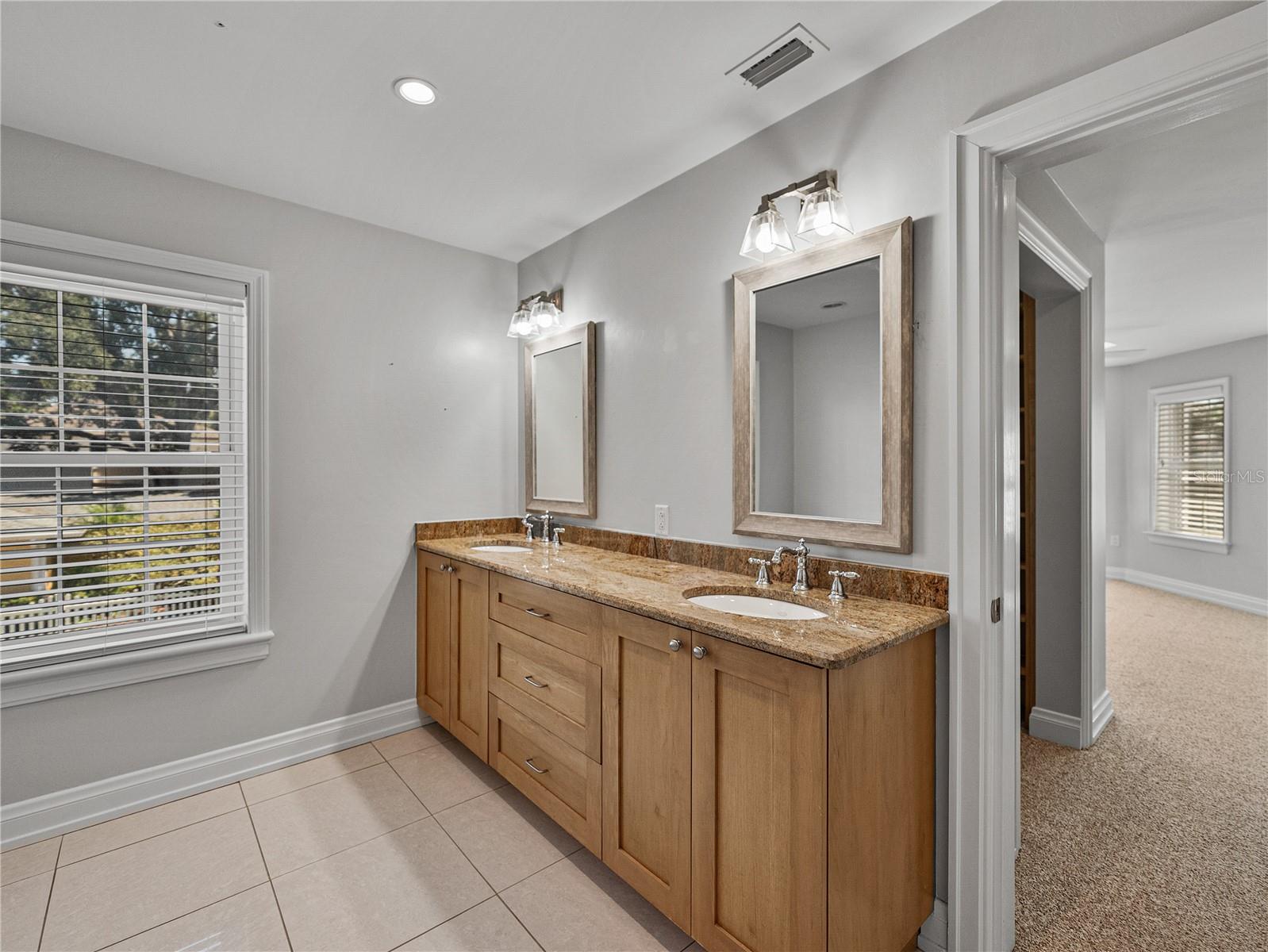 Image 74 of 92 For 3001 San Rafael Street
