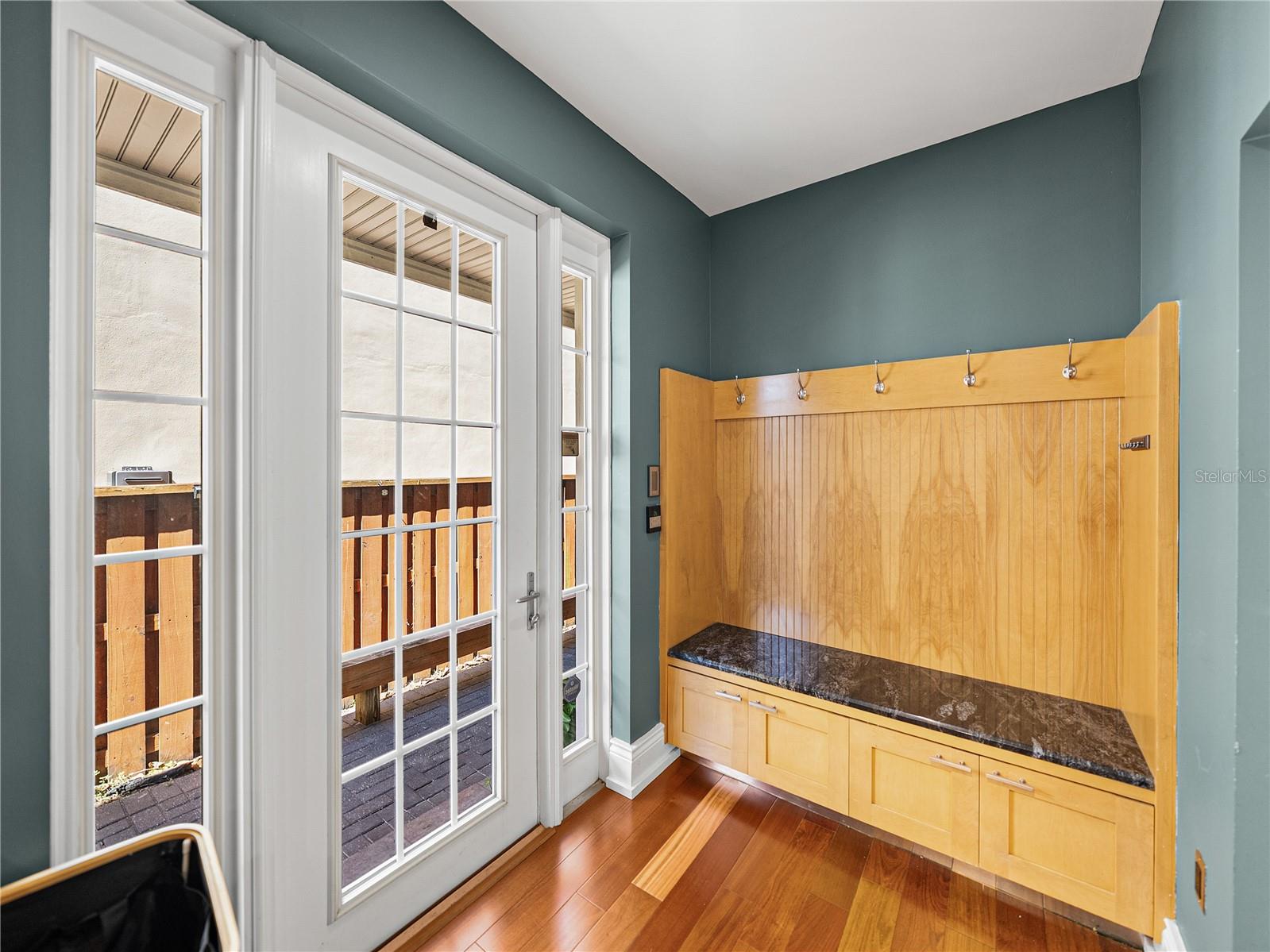 Image 77 of 92 For 3001 San Rafael Street