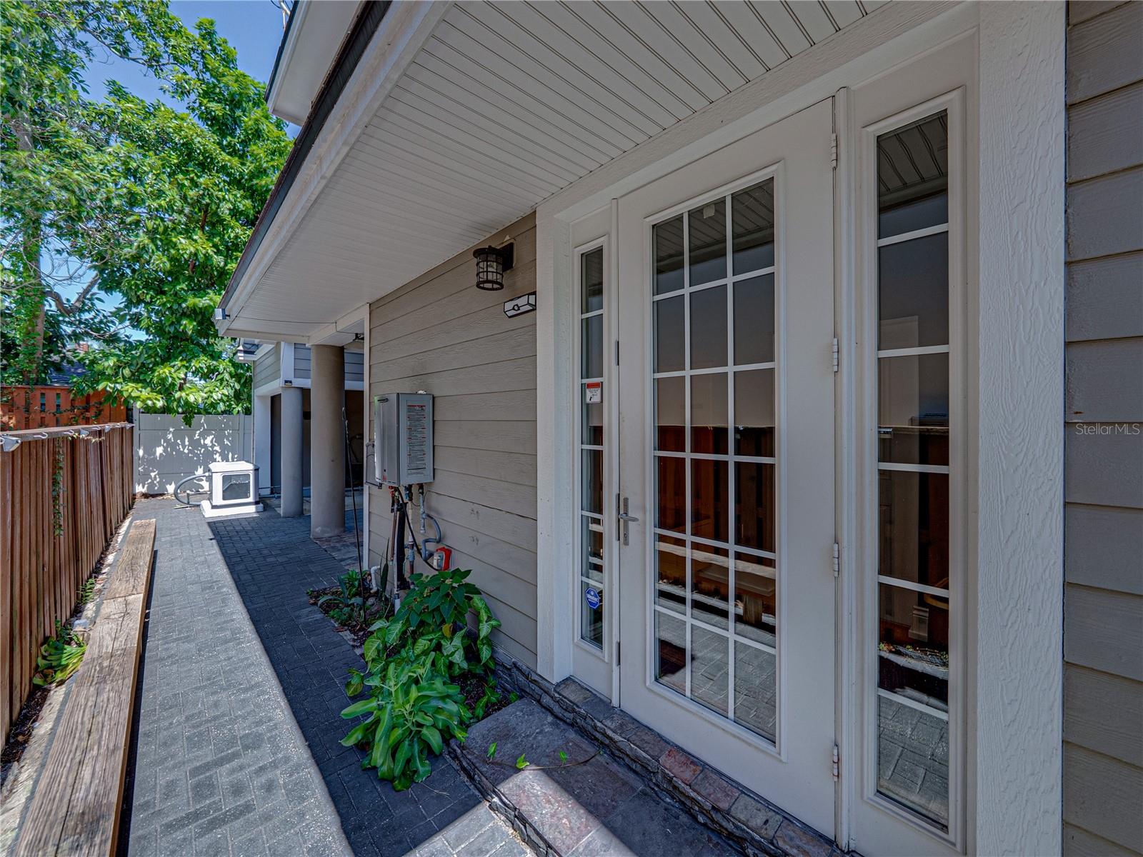 Image 78 of 92 For 3001 San Rafael Street