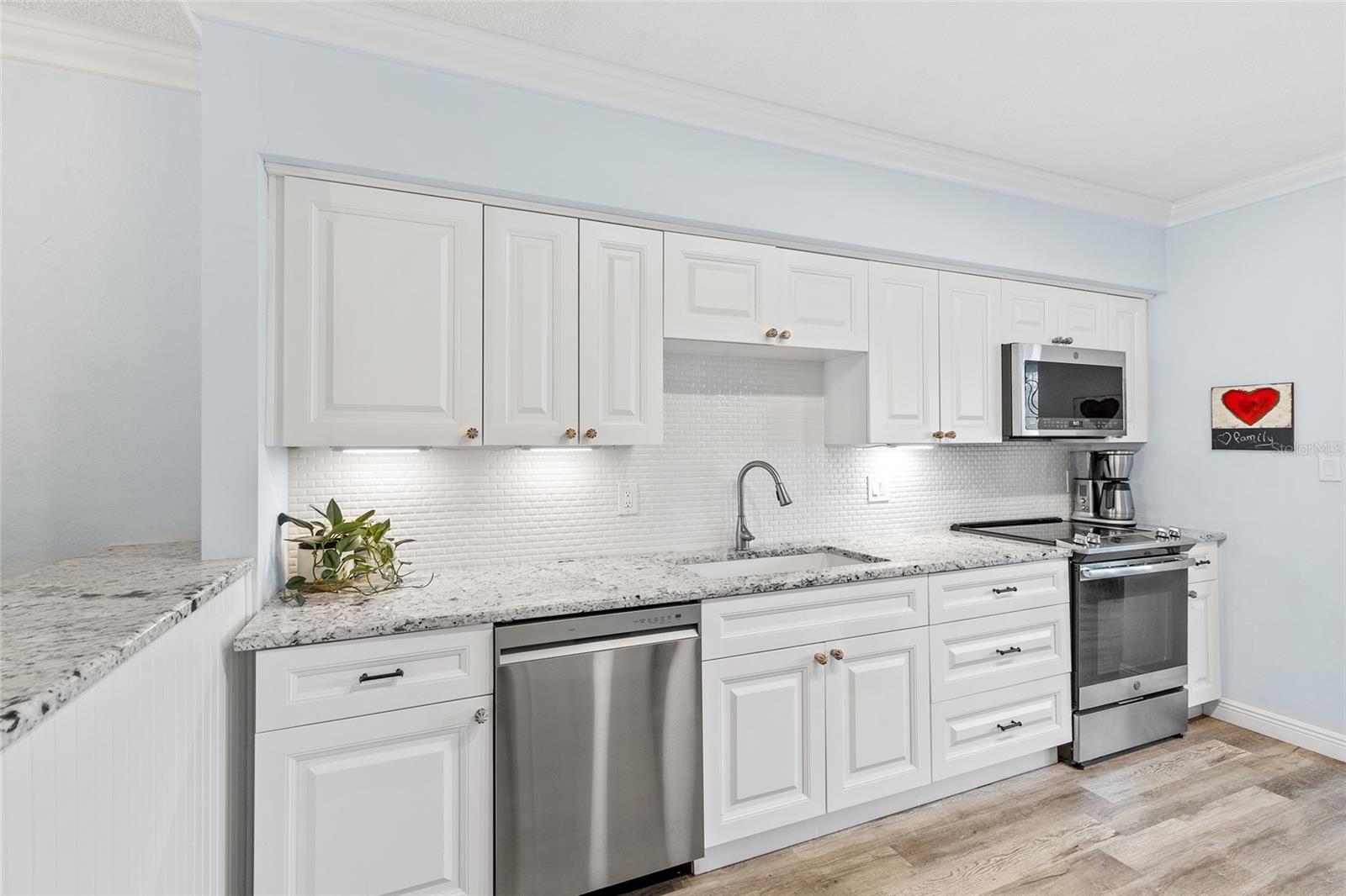 Image 20 of 29 For 1330 Snell Isle Boulevard Ne 4