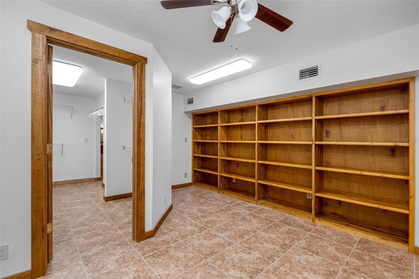Listing photo id 26 for 11401 Thonotosassa Road