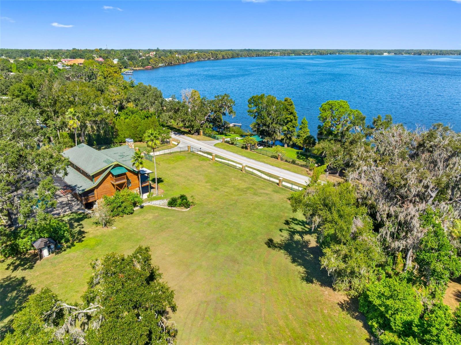 Listing photo id 30 for 11401 Thonotosassa Road