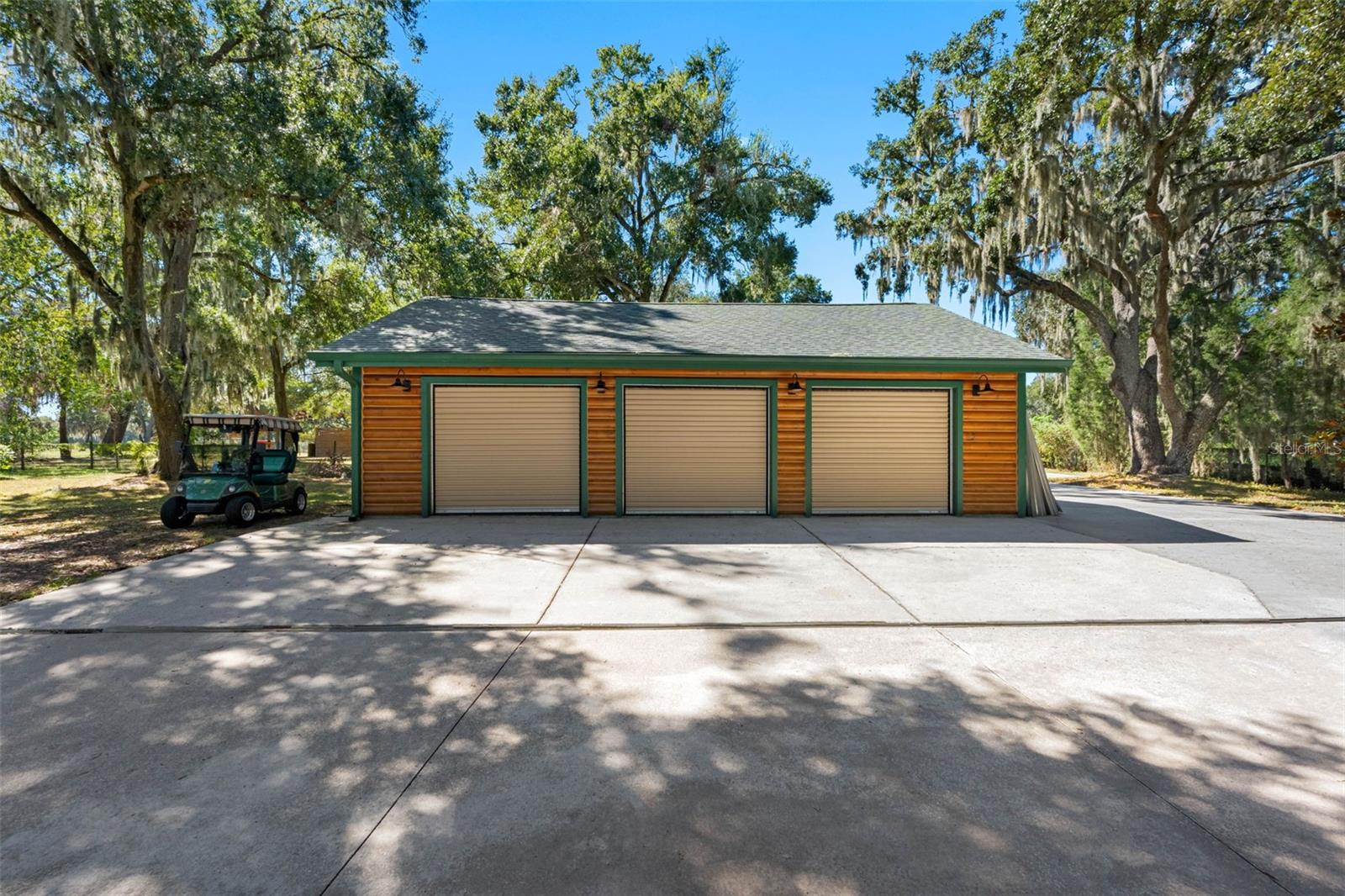 Listing photo id 33 for 11401 Thonotosassa Road
