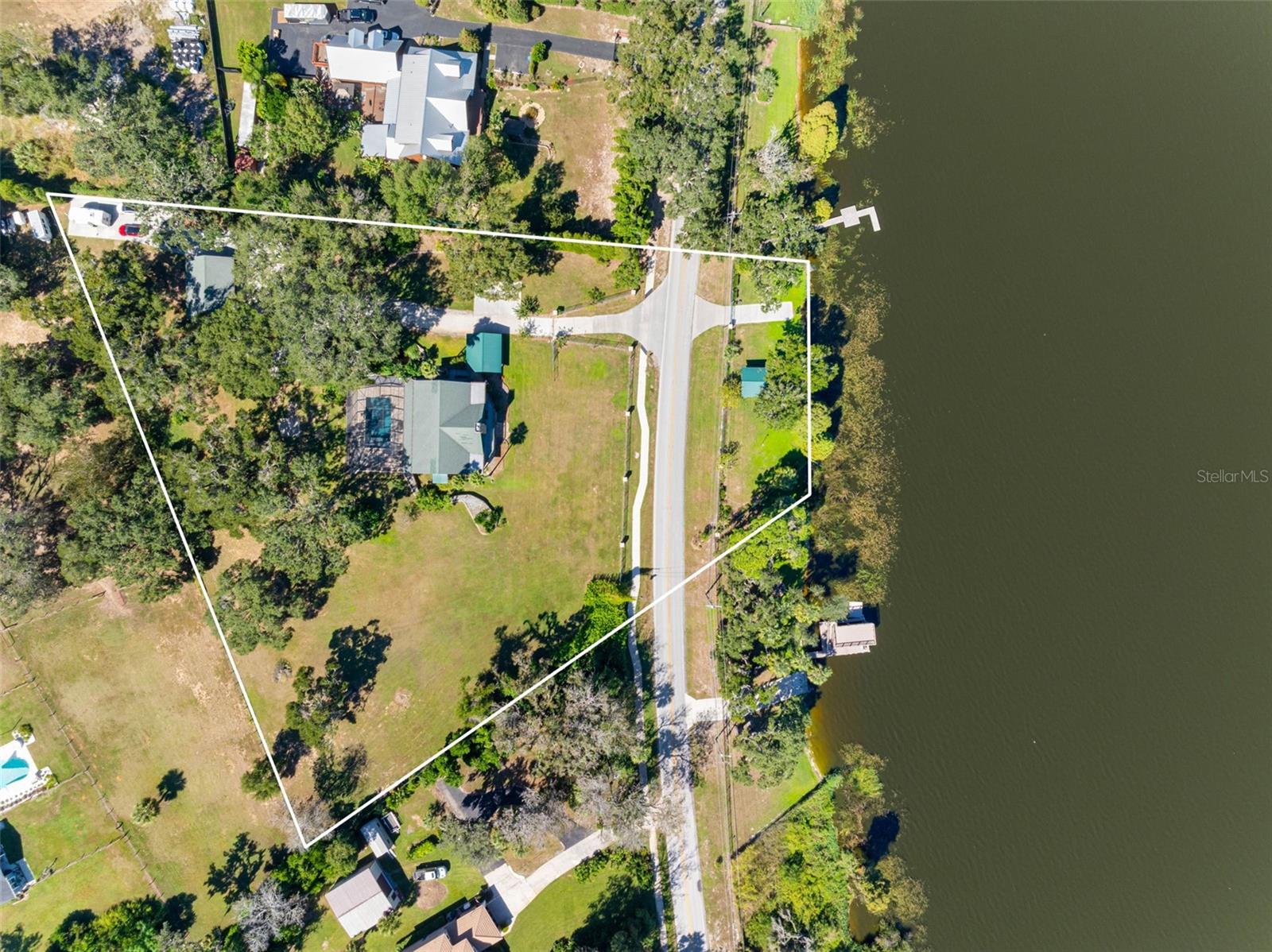 Listing photo id 36 for 11401 Thonotosassa Road