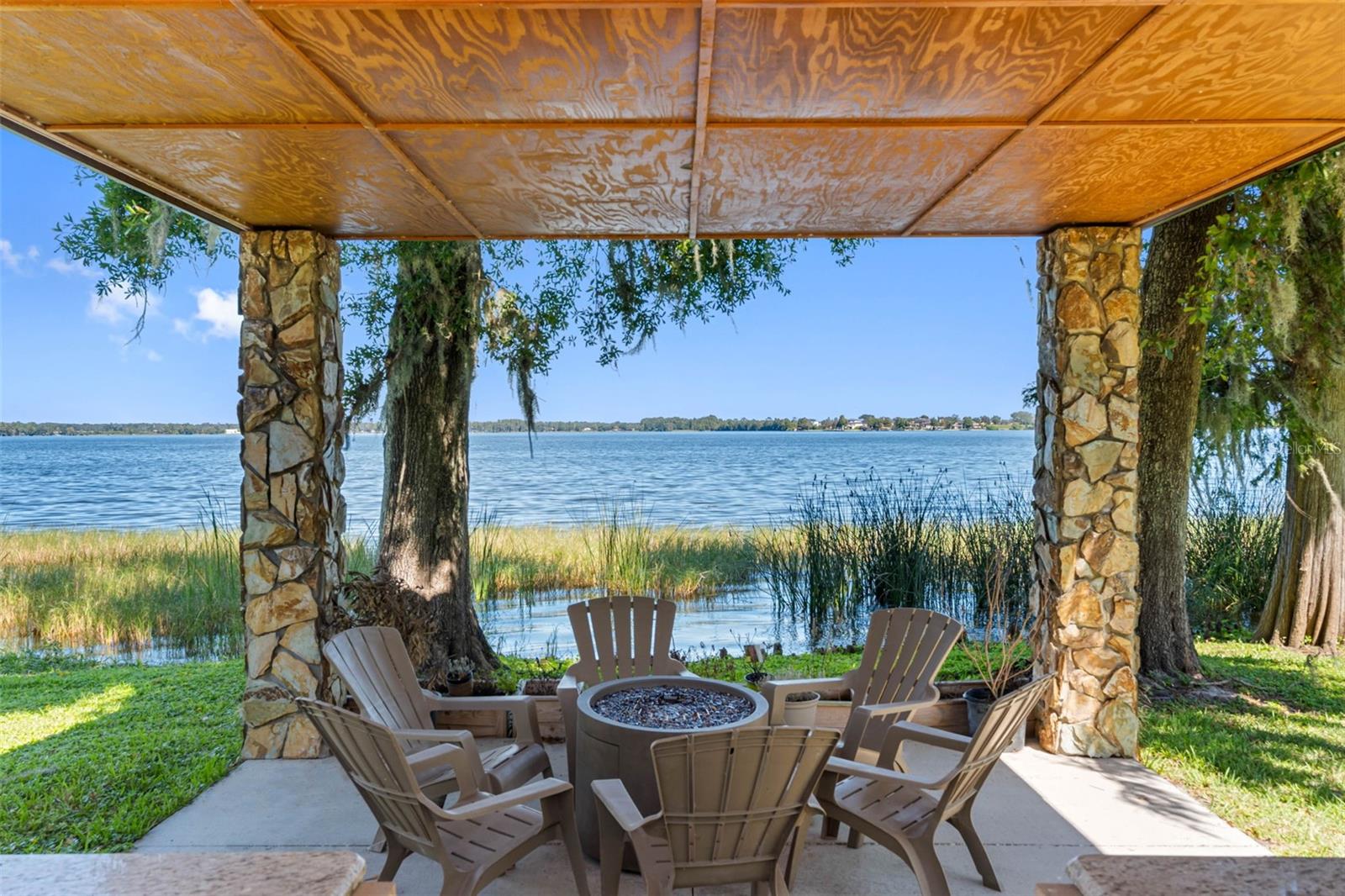 Listing photo id 45 for 11401 Thonotosassa Road
