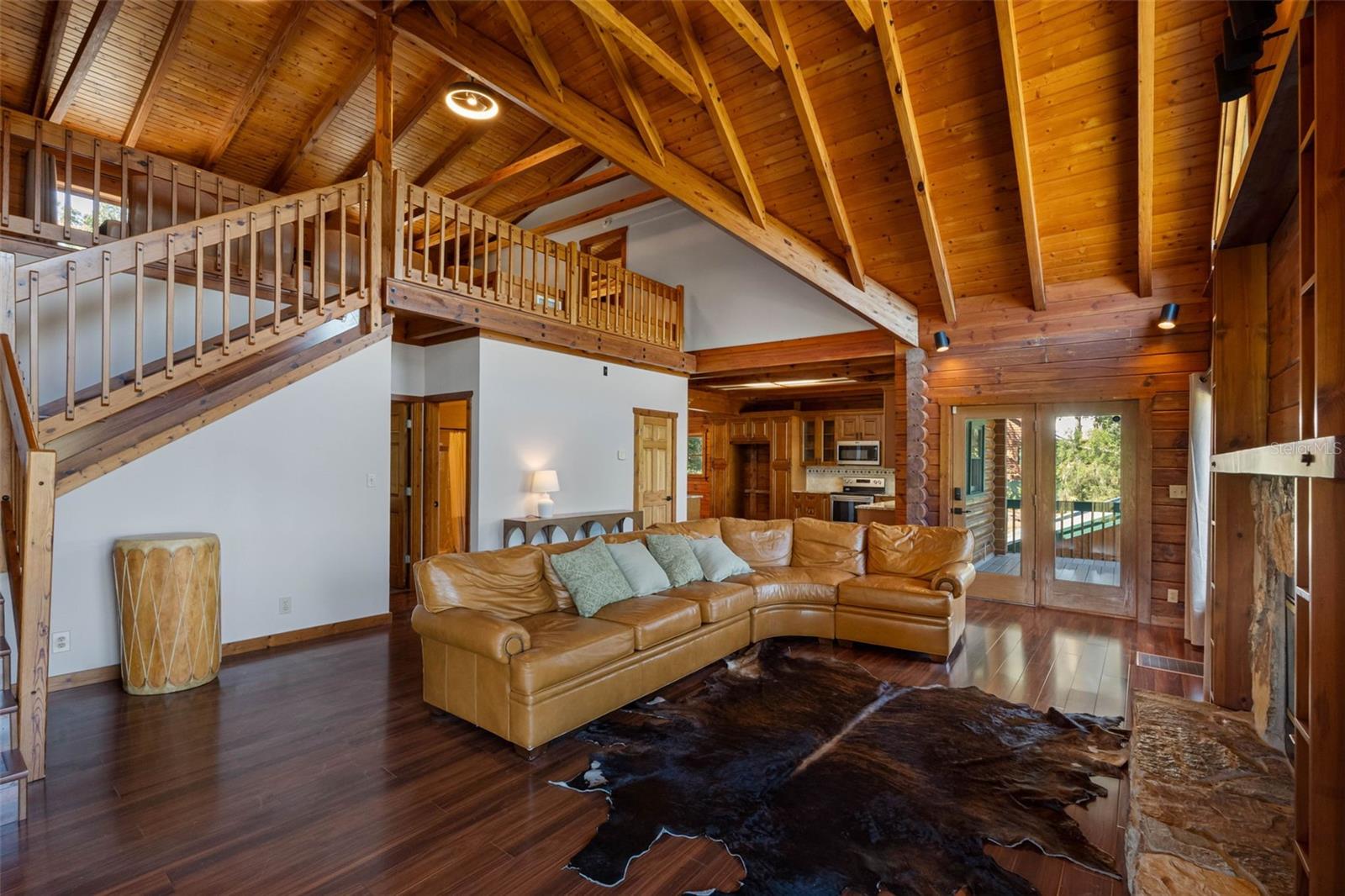 Listing photo id 3 for 11401 Thonotosassa Road