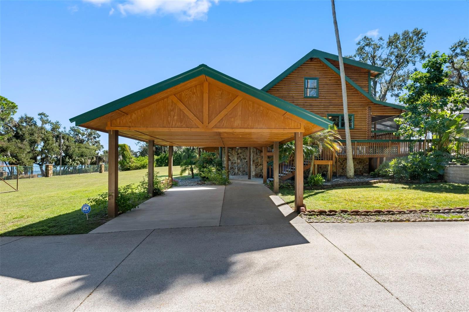 Listing photo id 50 for 11401 Thonotosassa Road