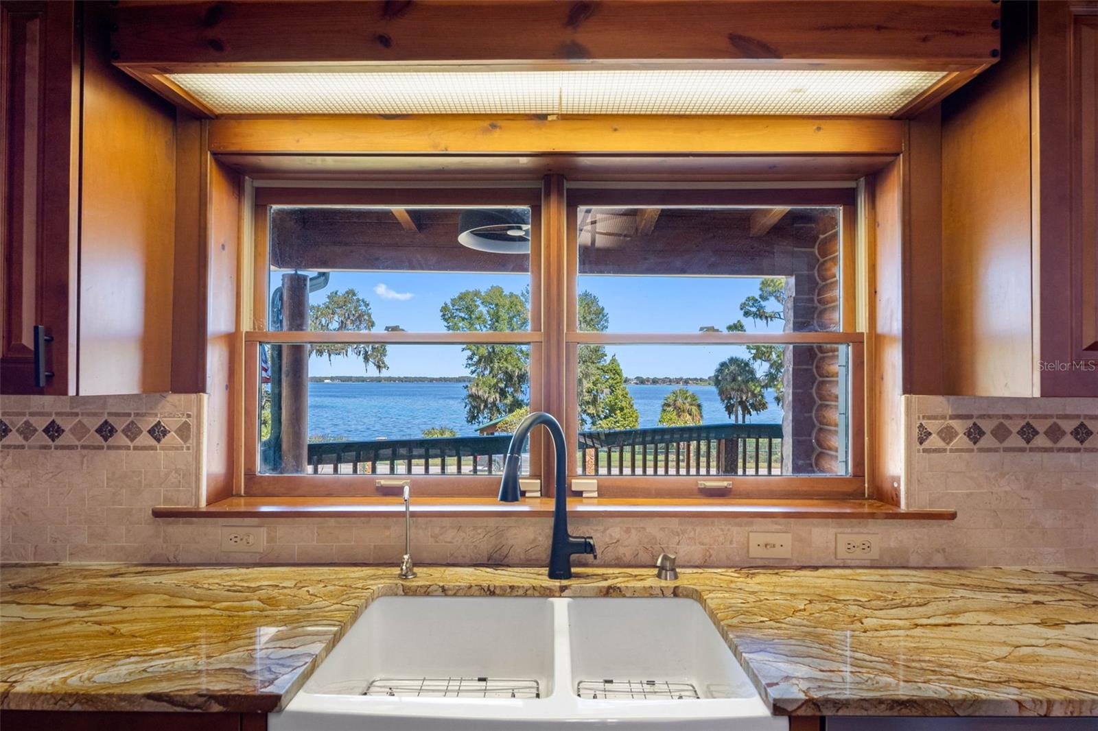 Listing photo id 4 for 11401 Thonotosassa Road