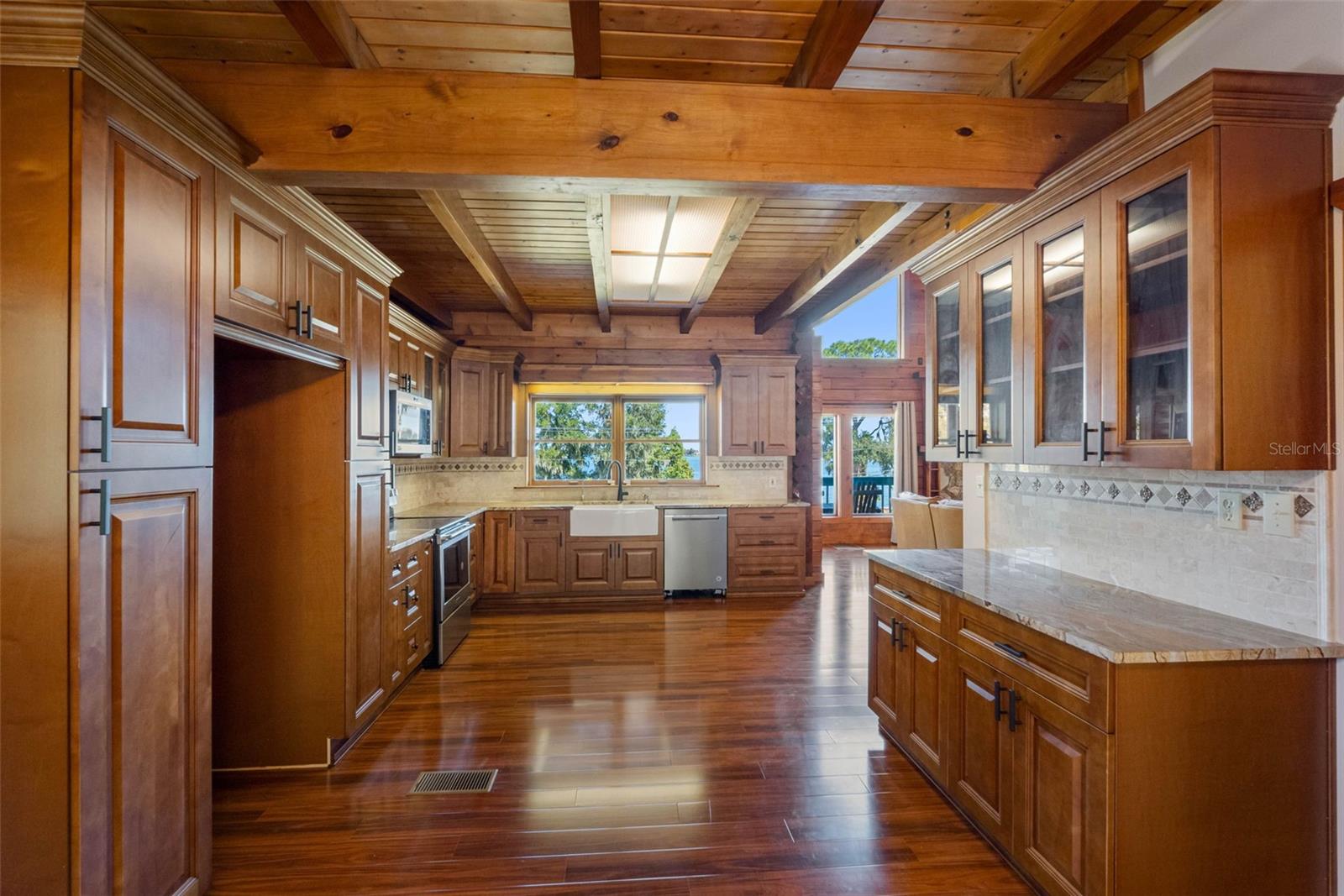 Listing photo id 5 for 11401 Thonotosassa Road