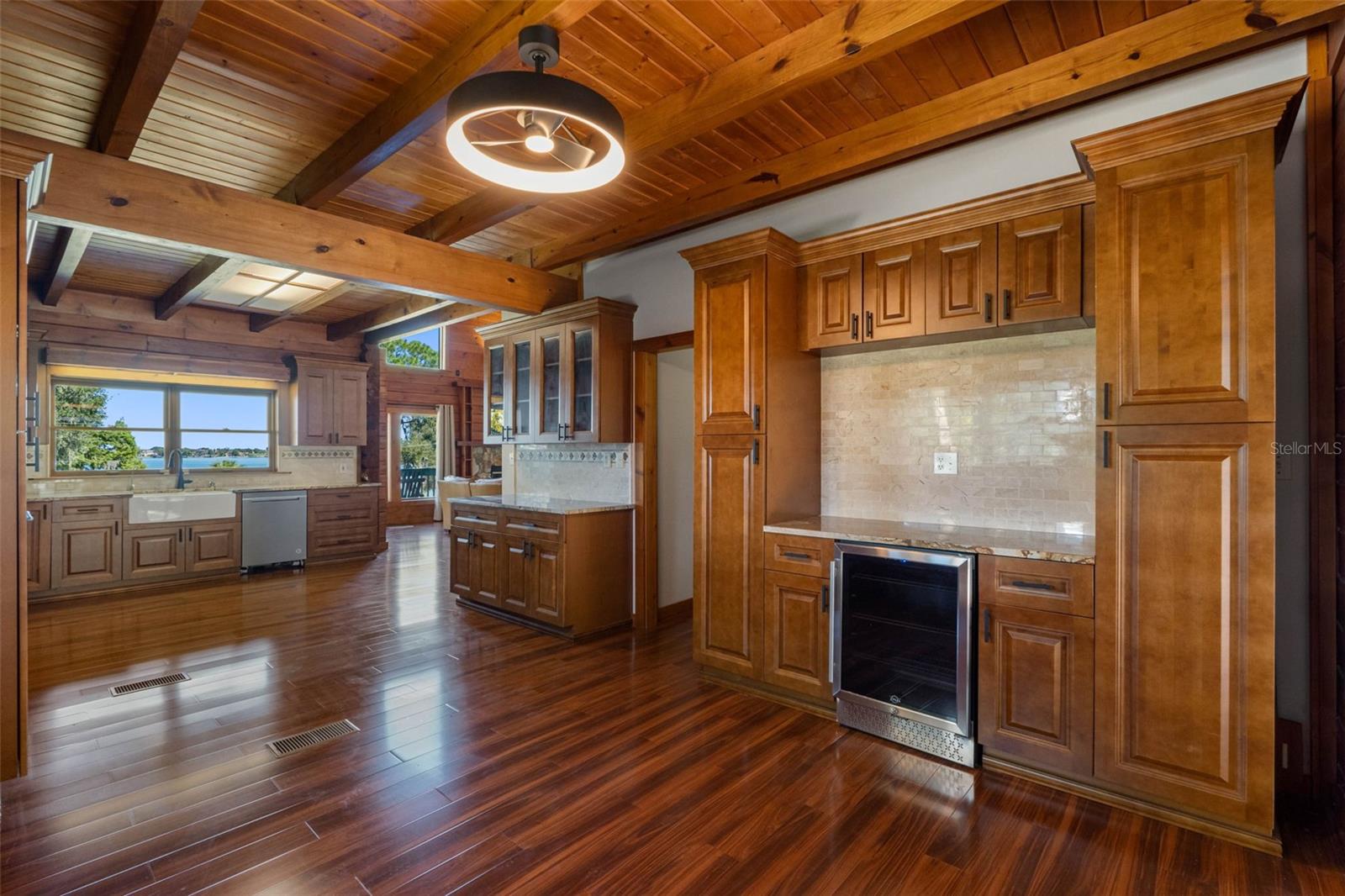 Listing photo id 6 for 11401 Thonotosassa Road