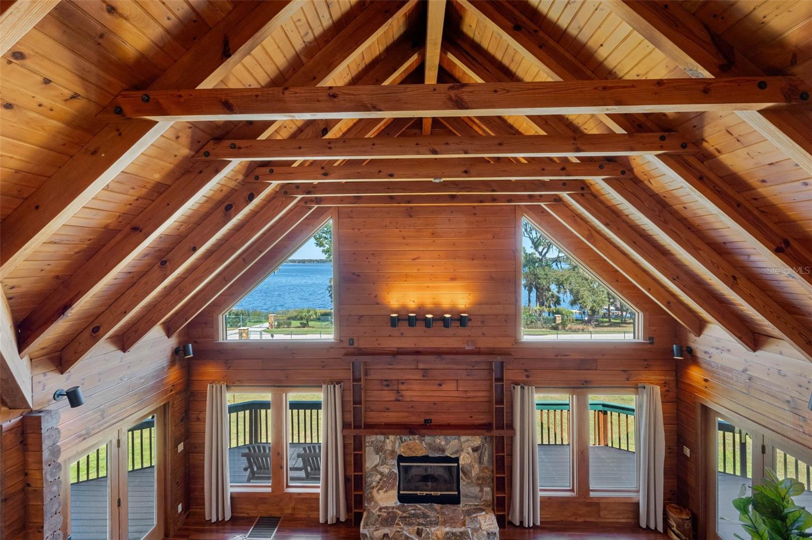 Listing photo id 7 for 11401 Thonotosassa Road