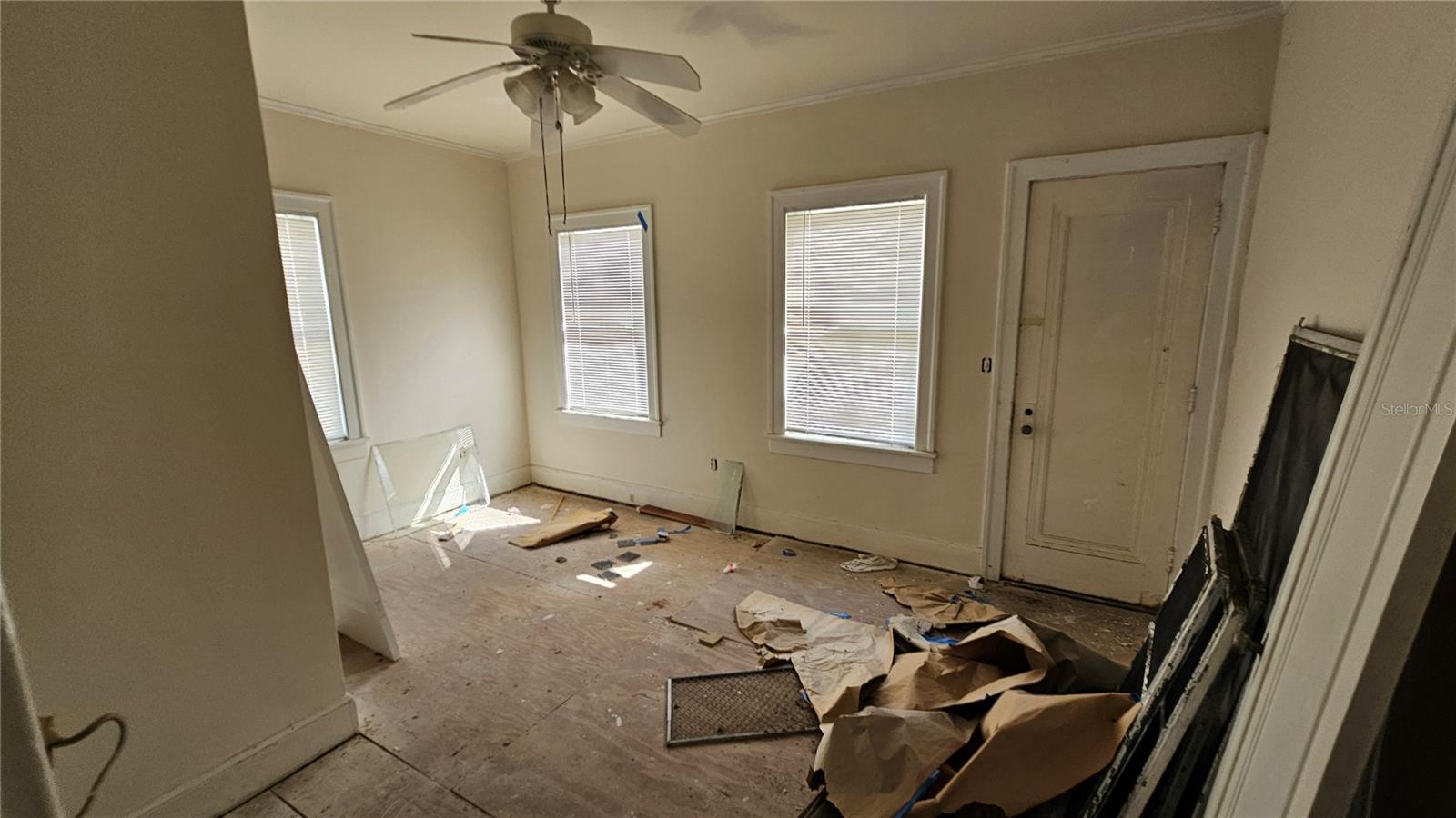 Image 10 of 18 For 852 4th Avenue N