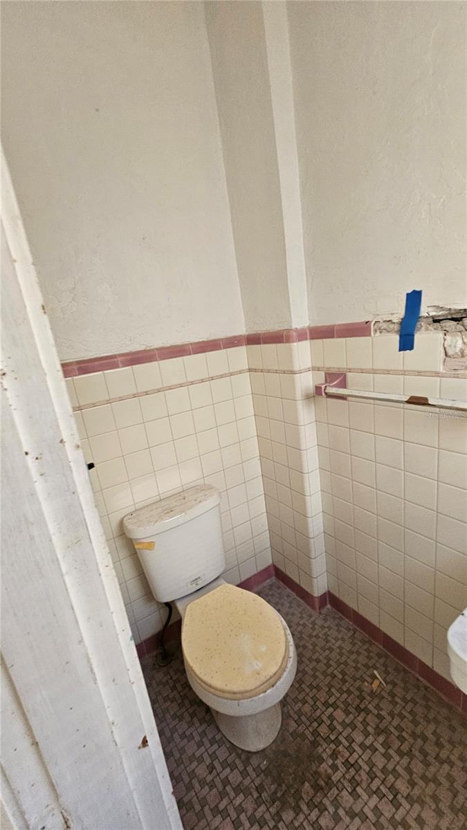 Image 12 of 18 For 852 4th Avenue N