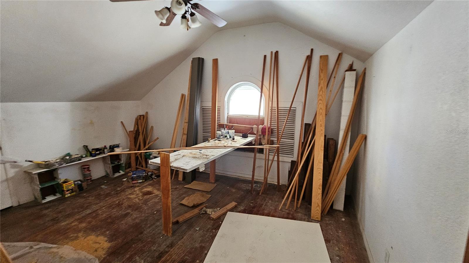 Image 14 of 18 For 852 4th Avenue N