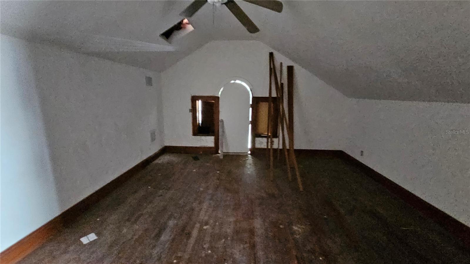 Image 15 of 18 For 852 4th Avenue N