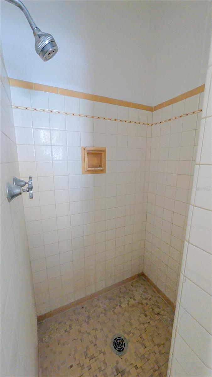 Image 23 of 29 For 852 4th Avenue N